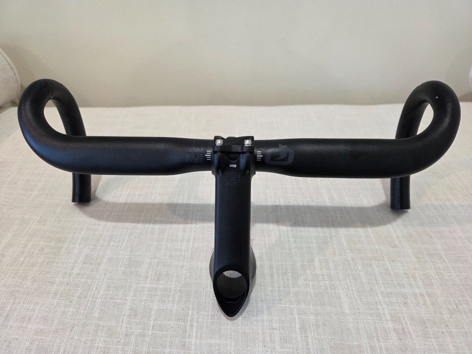 Most Jaguar Aero XA TICR Handlebar 46cm + Most Tiger Stem 120mm (Pinarello OEM)