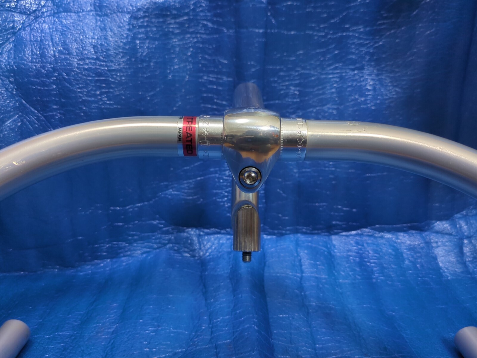 Nitto B123 Aluminium 370mm NJS Handlebar + Nitto Jaguar 110mm Alminium Stem
