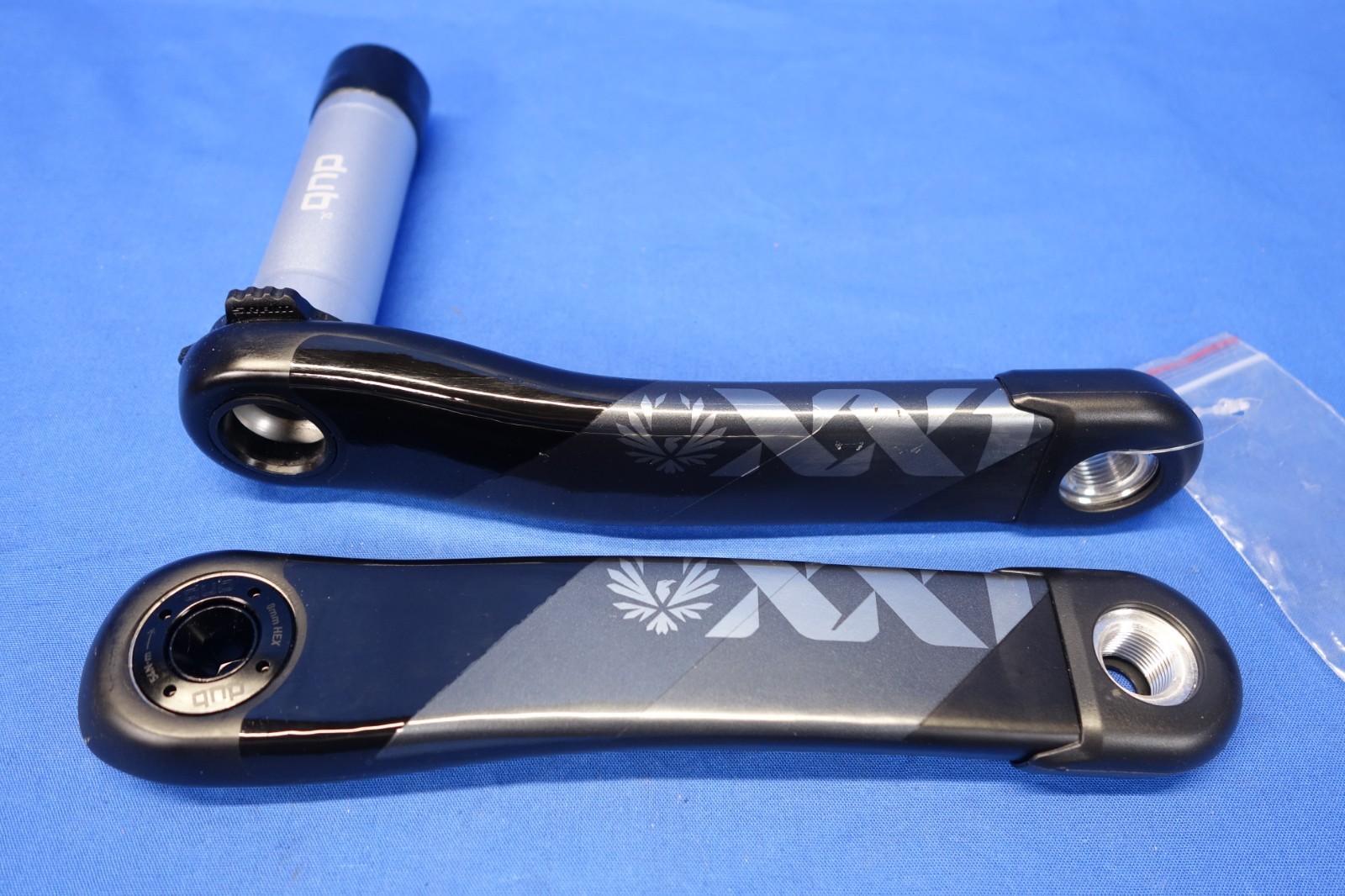 New Sram XX1 Eagle AXS Carbon 175mm Crankset – Dub SL Spindle – 8-Bolt – C2