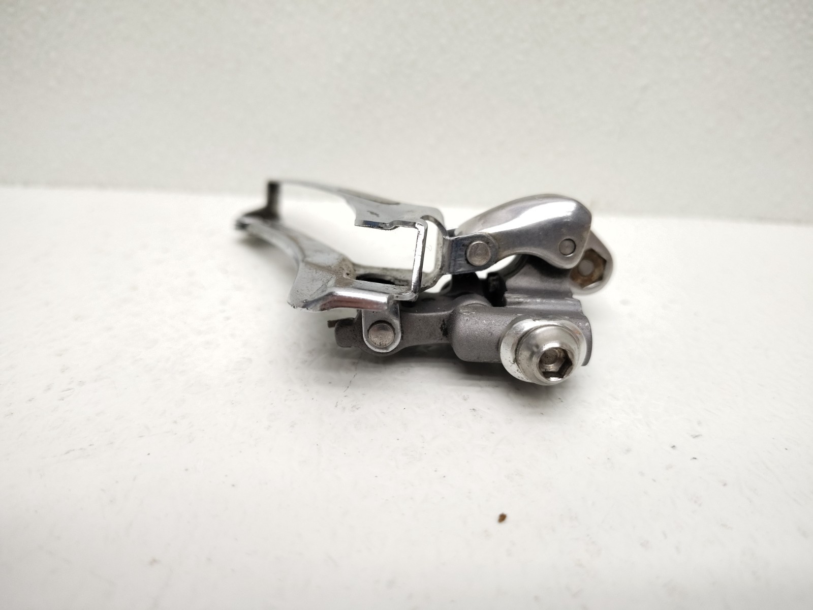 SHIMANO 105 FRONT DERAILLEUR MODEL FD 5700