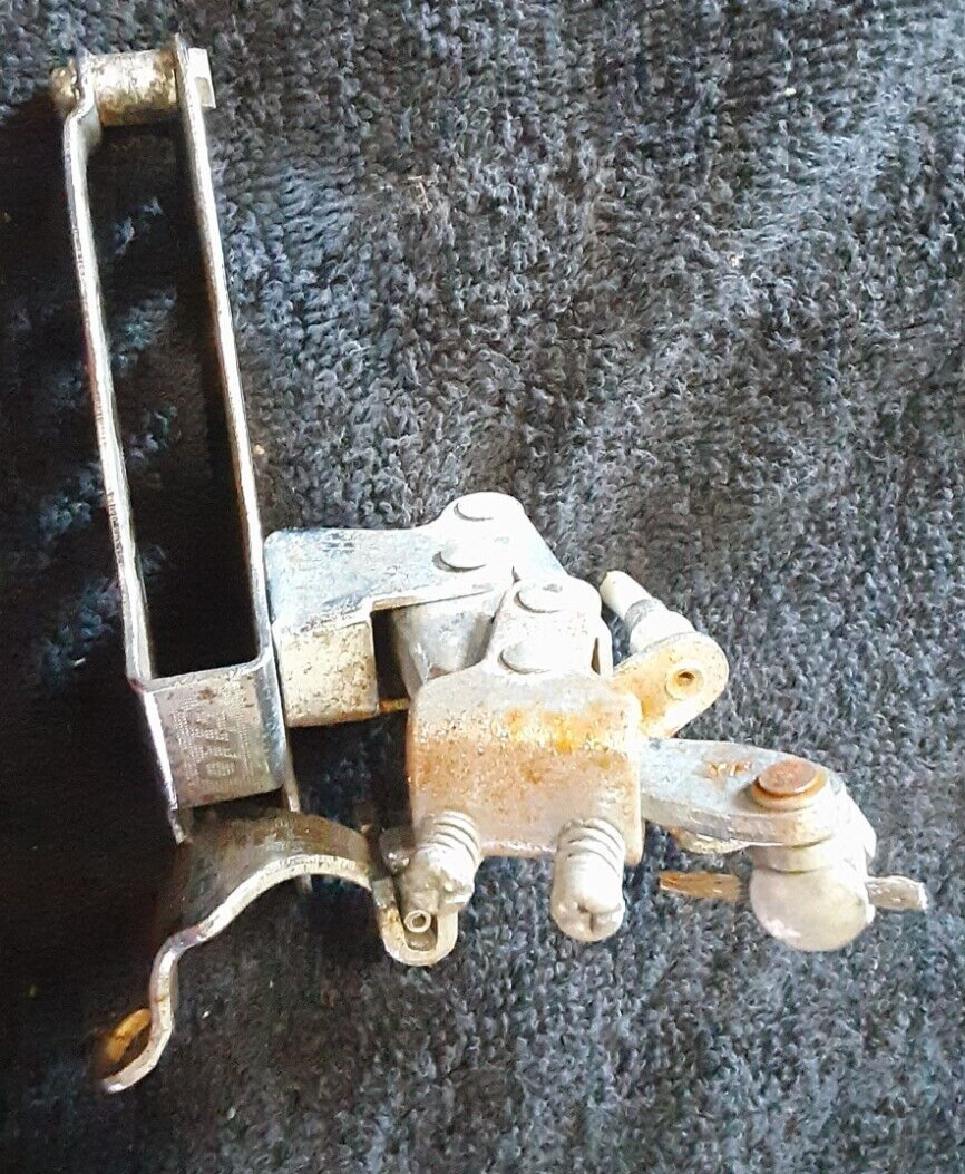 Vintage Shimano Thunderbird Front Derailleur, ~1″ clamp *missing screw*