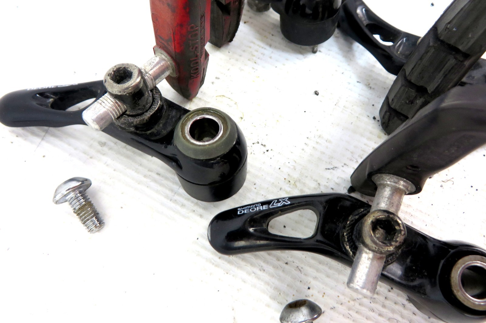 SHIMANO CANTILEVER BRAKE SET Front & Rear Calipers BR-M560 Rim Brakes 355g