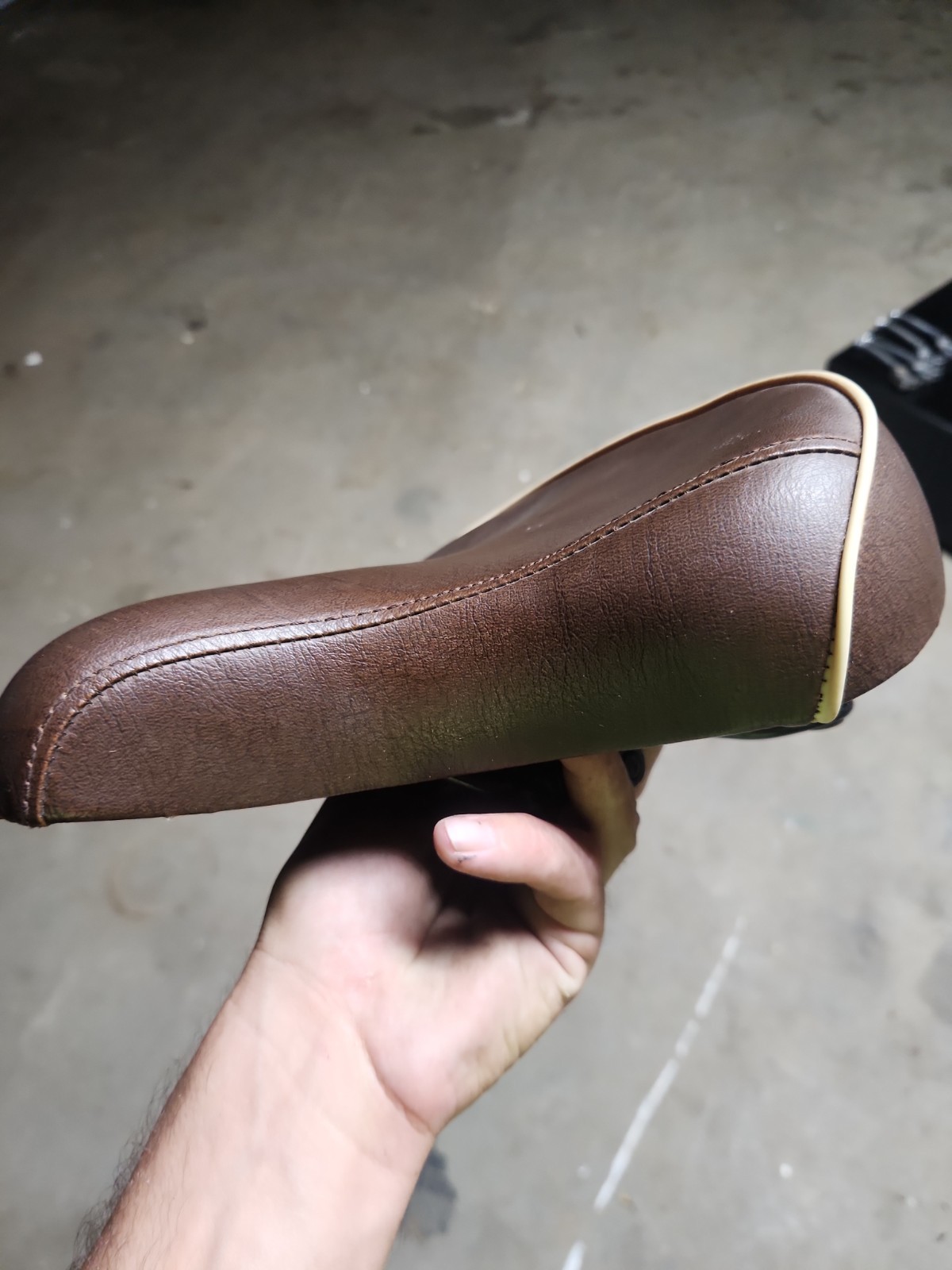 Vintage Huffy Beach Cruiser Spring Seat Brown Great Condition