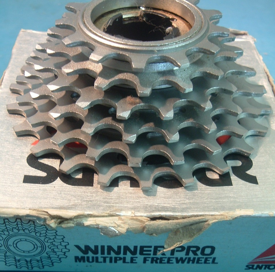 SunTour Winner Pro 6-Spd 13T-23T Freewheel NEW / NOS Road Vintage- Mint-1986-NIB