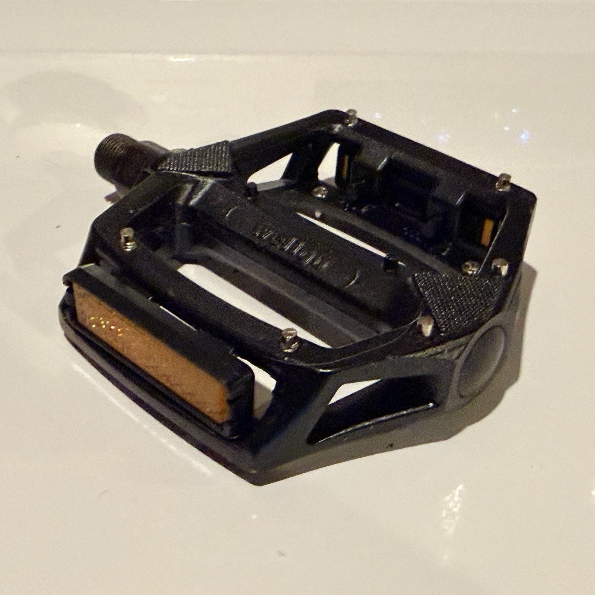 2x Wellgo Black Flat/Platform Bike Pedals. 9/16” Spindle. Never Ridden.