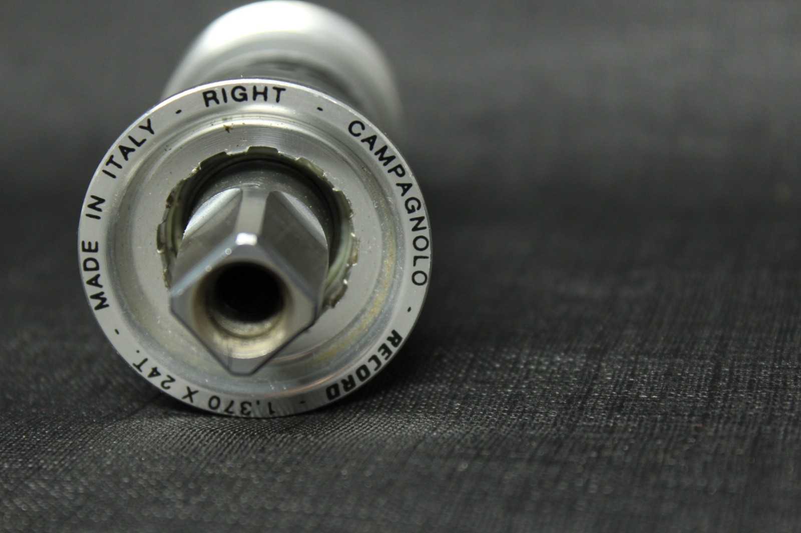FANTASTIC Campagnolo Record Carbon Square Taper Bottom Bracket English 112mm BB