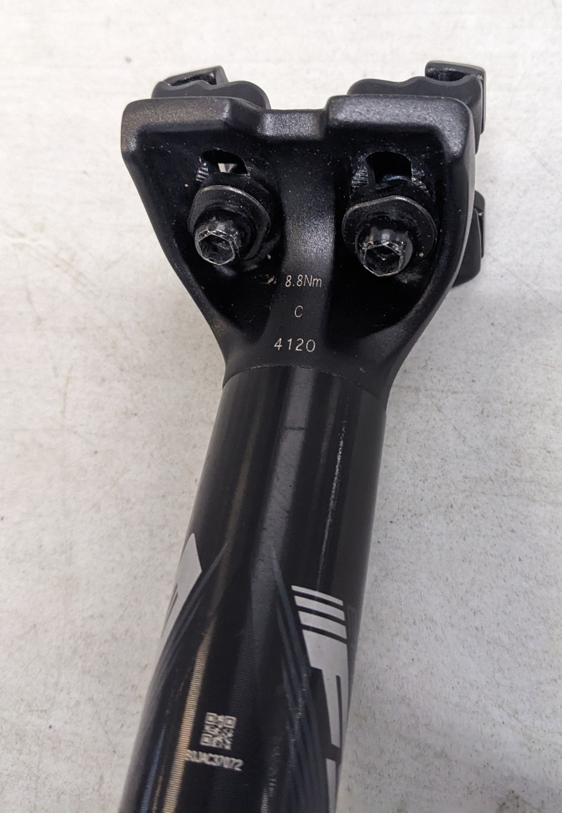 FSA Energy Seatpost – 27.2mm x 350mm – Black w/Gray Graphics