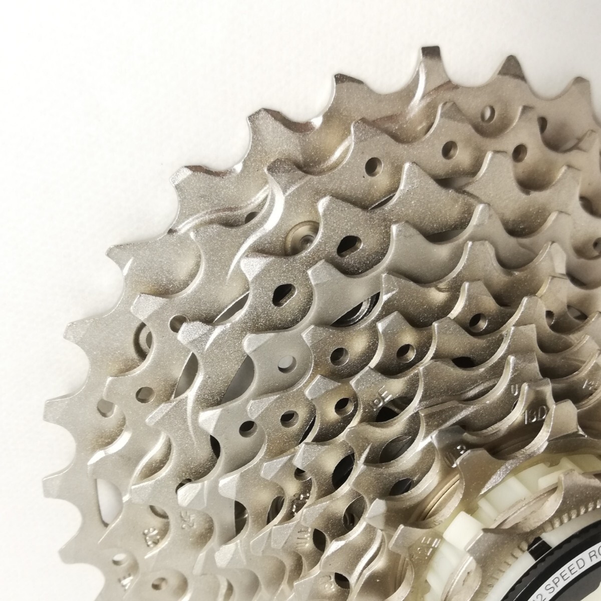 SHIMANO ULTEGRA CS-R8100 12-Speed Road Cassette Sprocket 11-30T New Pull-Off
