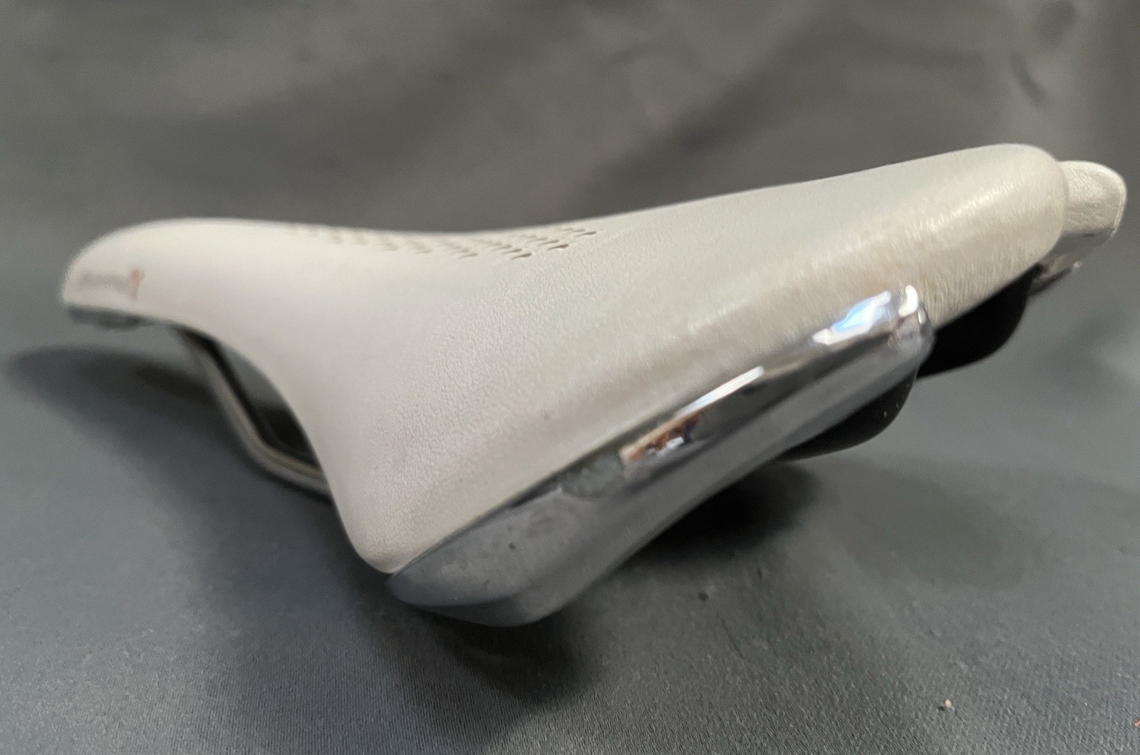 Fi’zi:k Aliante Saddle White 145x265mm K:ium Rails 7×7 Twin Flex Road MTB Italy