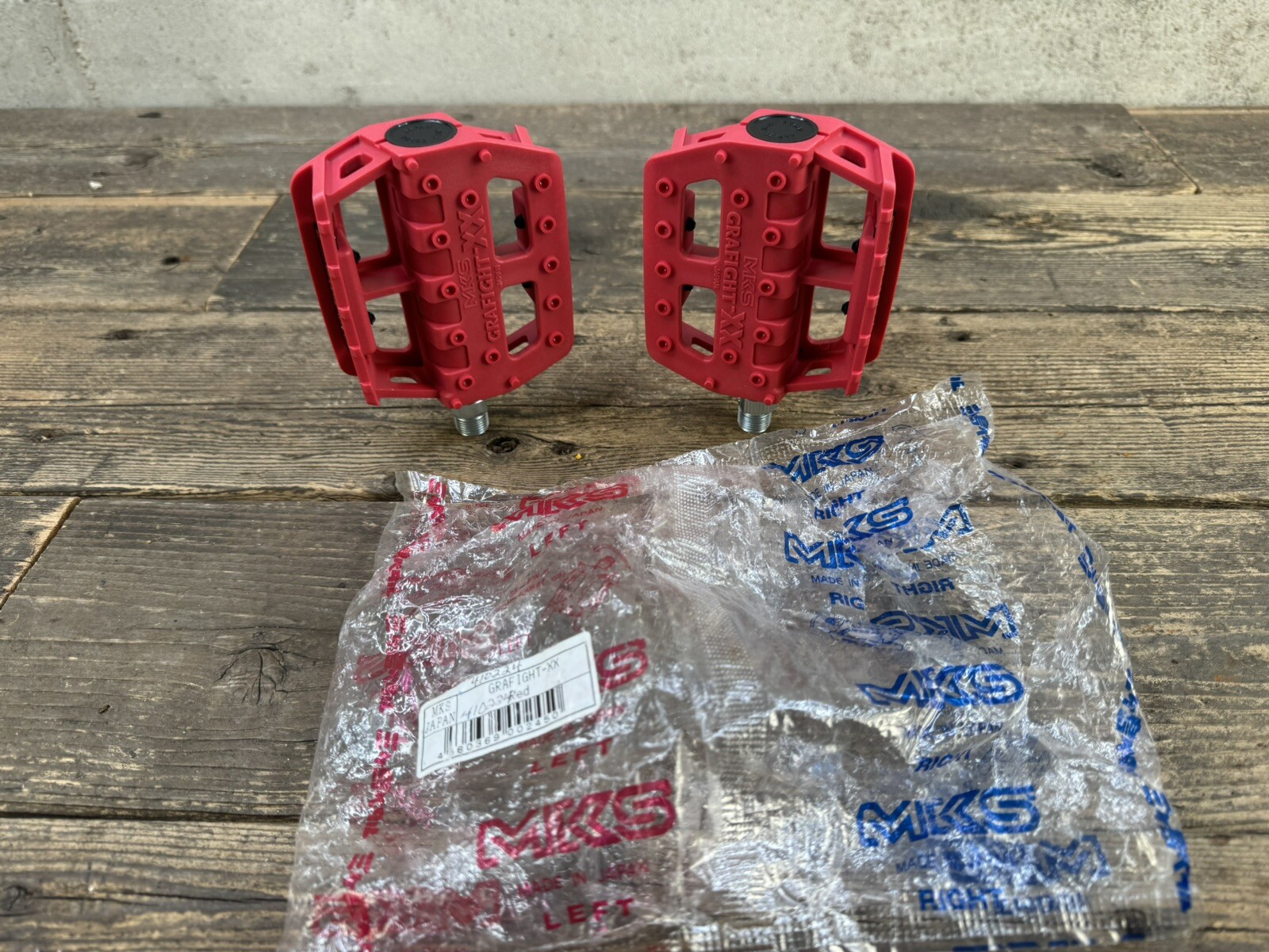 mks grafight pedals 9/16 Red Unused XX Bmx