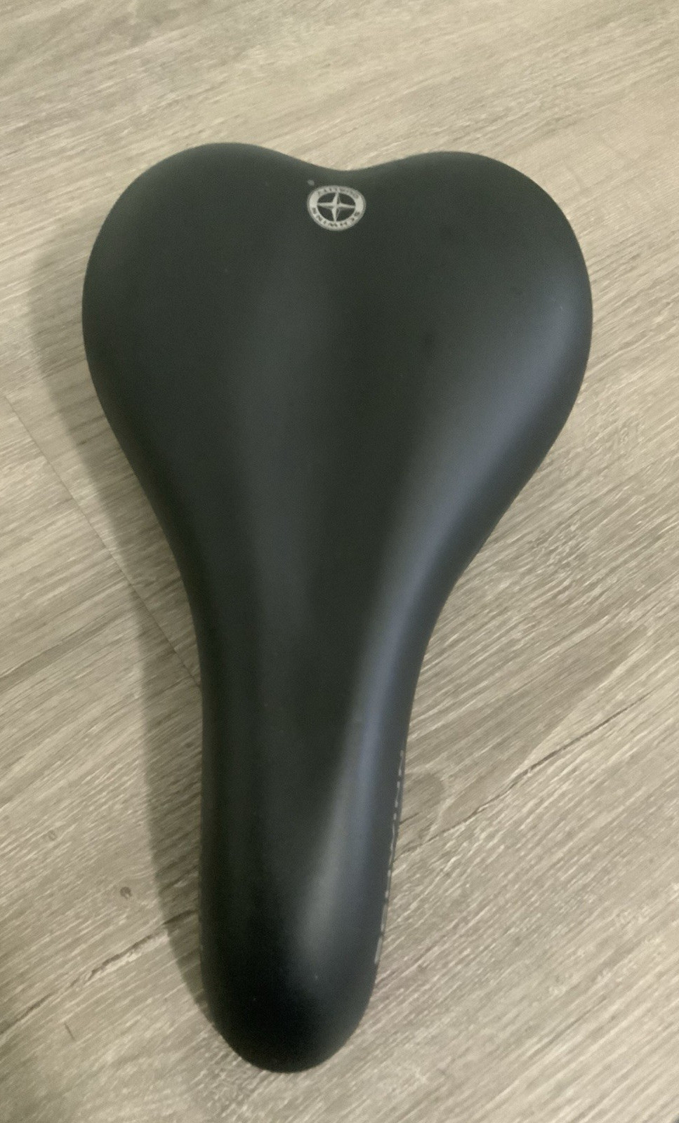 SCHWINN COMFORT ROAD BIKE SADDLE 430 GRAMS 165 MM x 270 MM