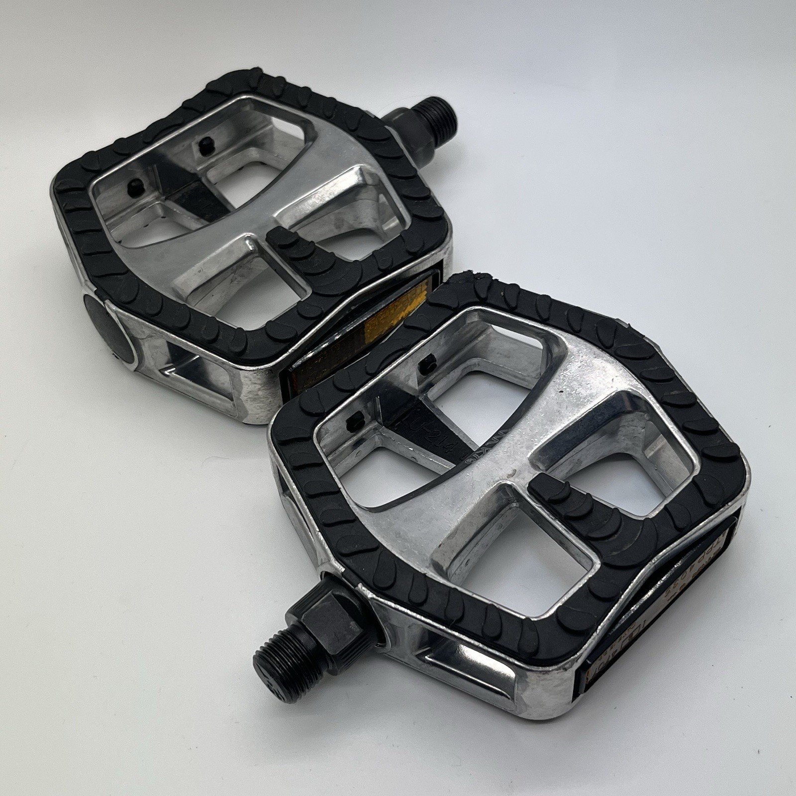 WELLGO LU-214 Pedals, 9/16″ Aluminum XLarge Platform Anti-Slip **FAST SHIPPING**