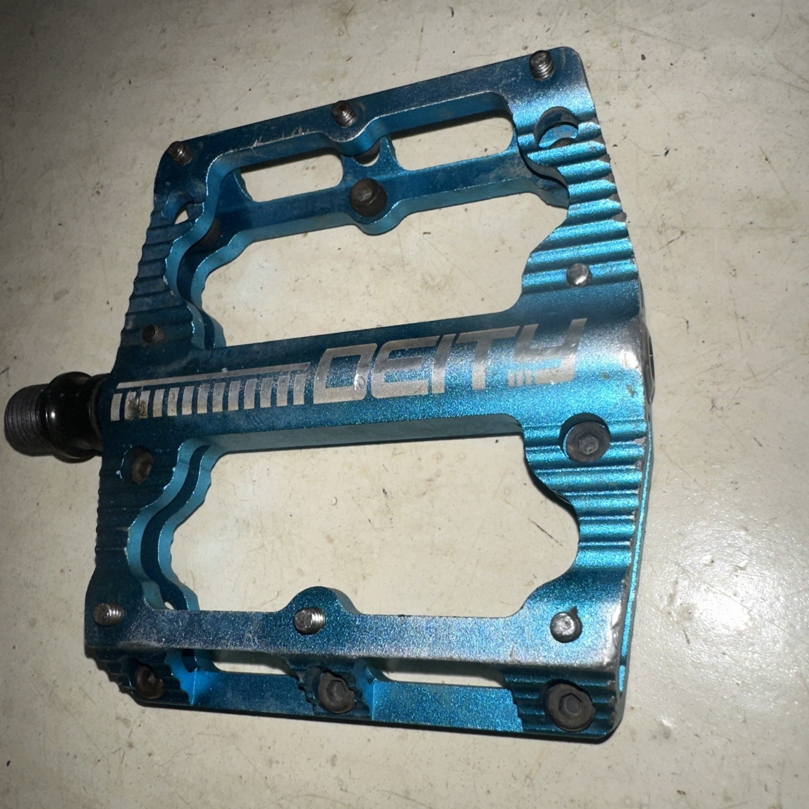 RIGHT Only DEITY Black Kat Pedals Blue Anodized Dual Side Flat Platform Pins