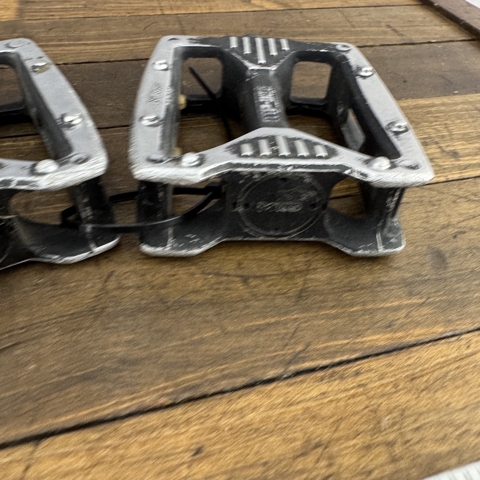 Vintage MKS Japan MP-303 Mountain Bike Pedals BMX 1980s 9/16 Platform 495