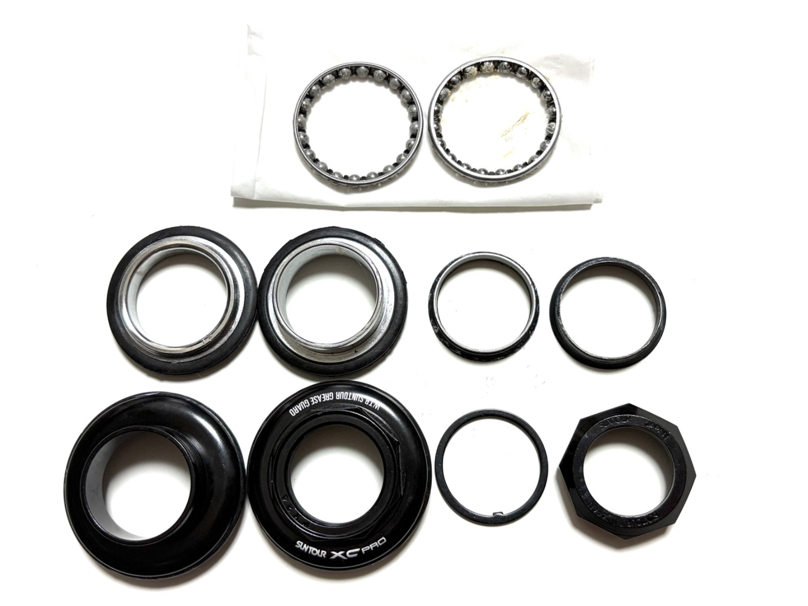 NOS SUNTOUR XC PRO Headset 1″ Threaded JIS Black 27.0mm Grease Guard