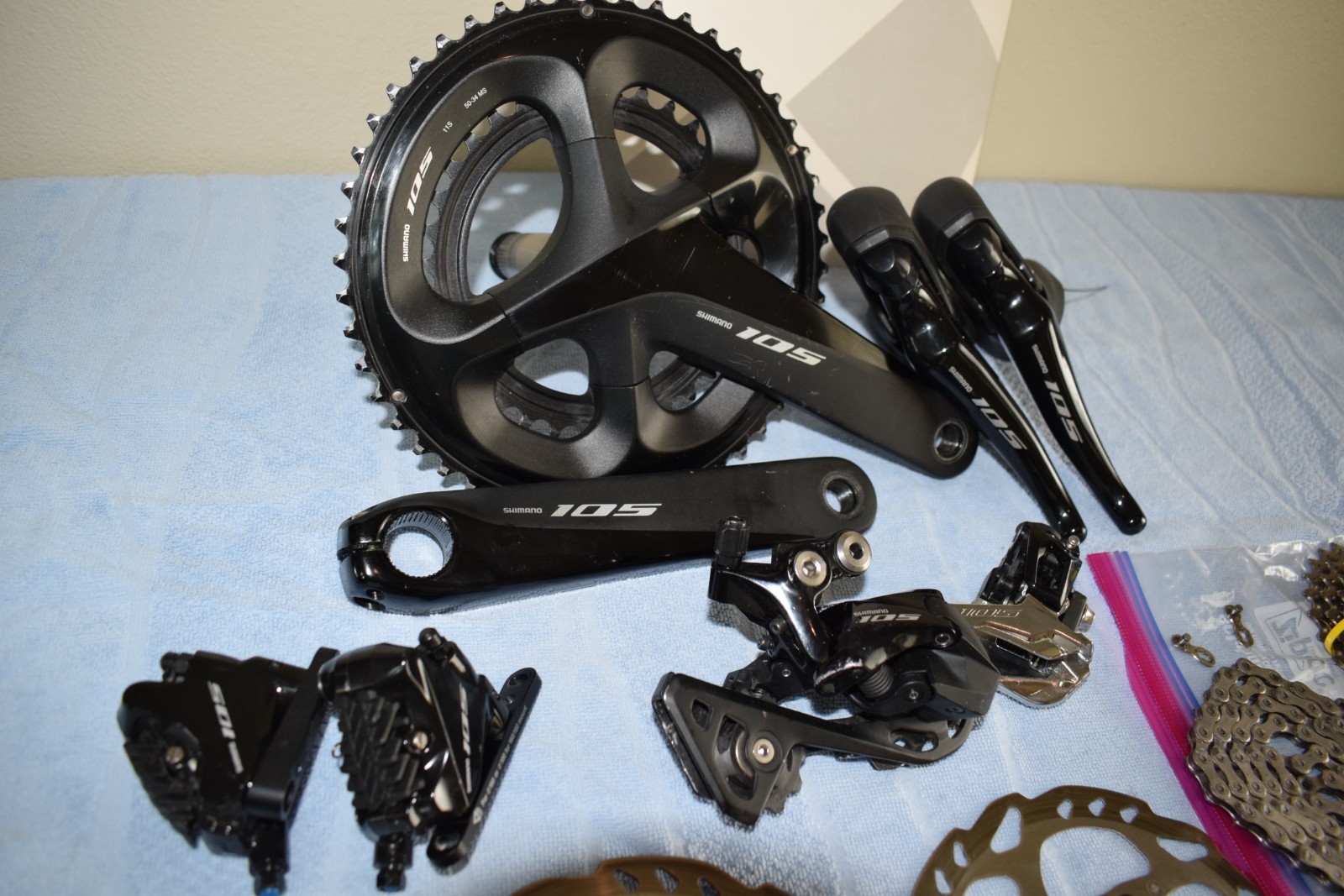 NICE! Shimano 105 R7100 11-Speed Mechanical Disc Brake Groupset (72.5 Cranks)