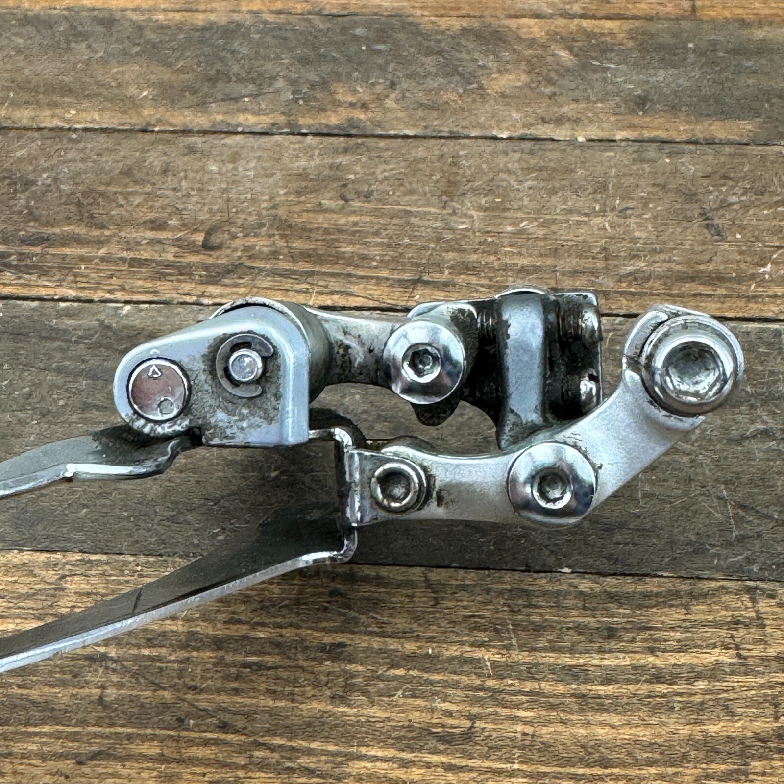 Vintage Shimano 600 FD-6401 Tri Color Front Derailleur Bottom Pull Braze On B1