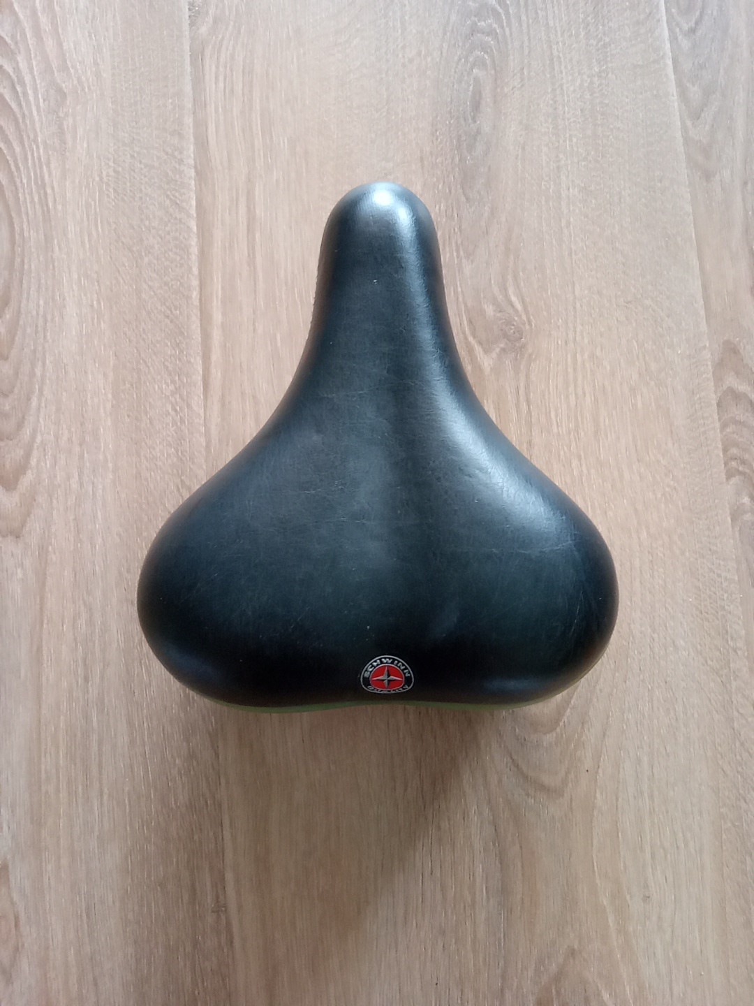 Schwinn Cruzair Wide Saddle Bike Bicycle Seat Black Air Cushioned Large 2012 NEW