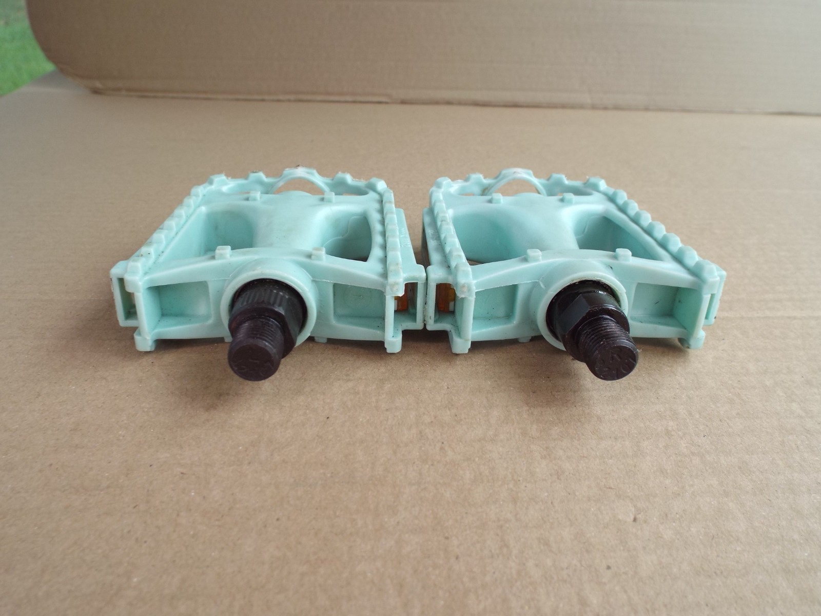 BMX Pedals 1/2” Aqua in Color HF-878 From 20″ Bicycle Work Well! (Pls Read)