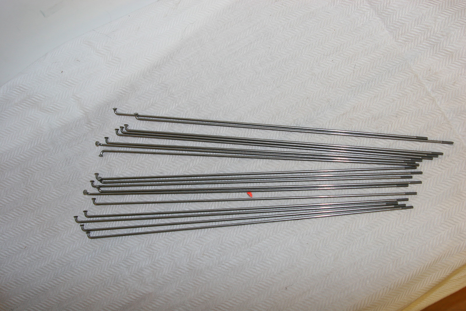 Stainless Steel Bicycle Spokes & Alloy Nipples 296mm x 15ga/1.8mm Qty 18 s36