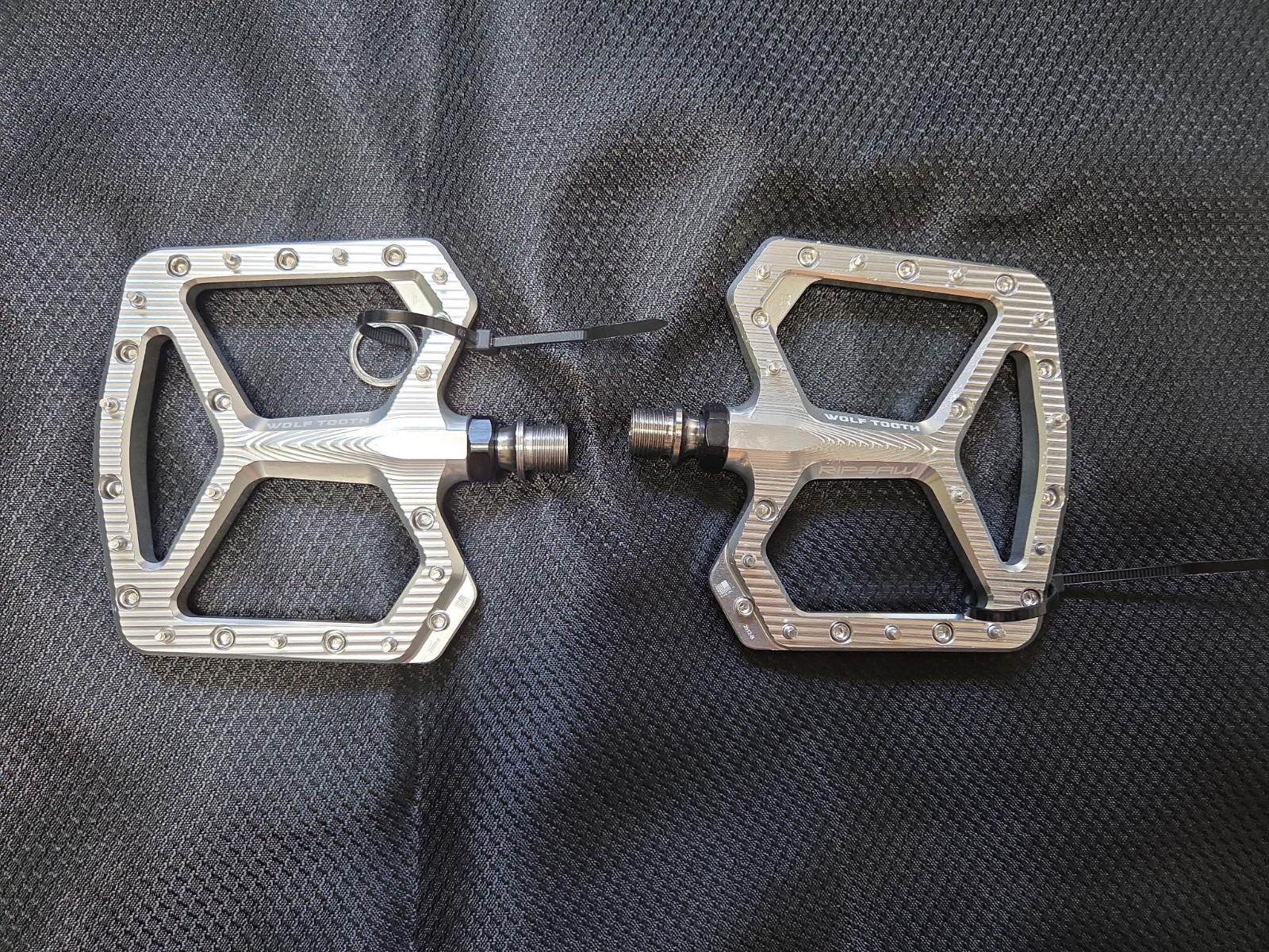 Wolf Tooth Ripsaw Platform MTB Mountain Bike Pedals Raw Silver