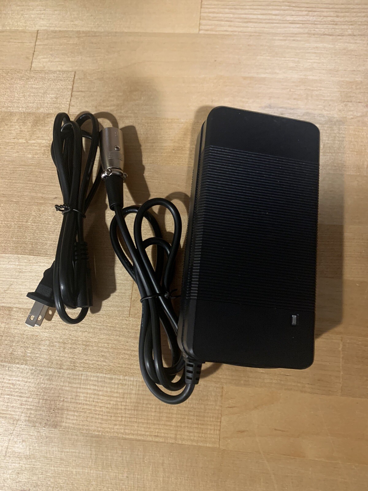 Giant E-Bike Quick Charger (3 pin) EnergyPak