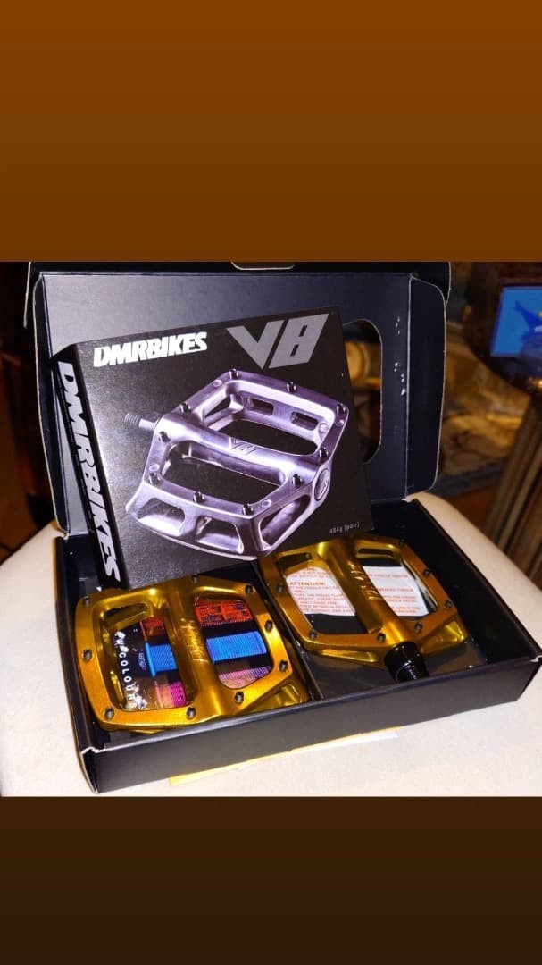 DMR BIKES V8 flat pedal