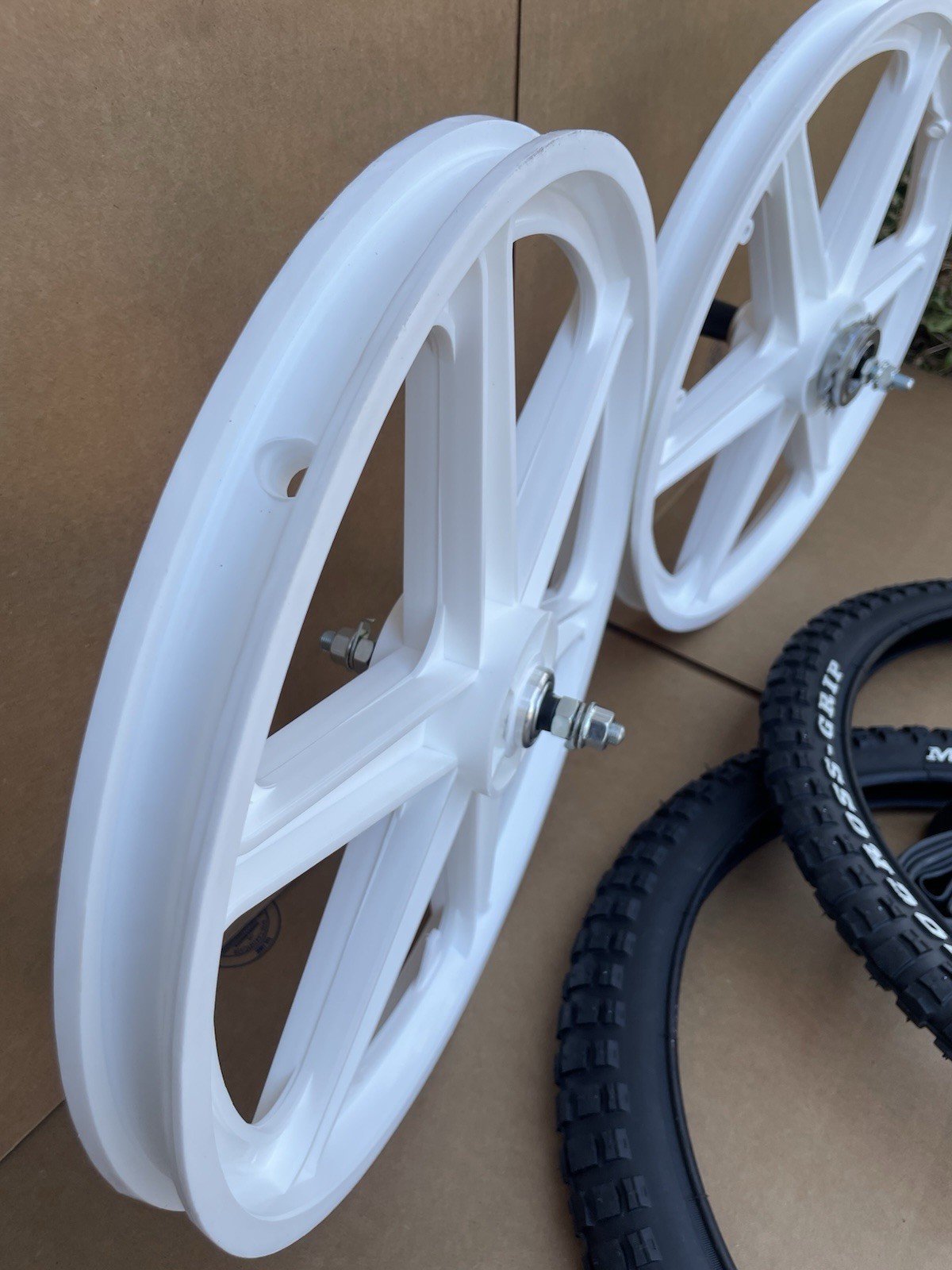 20″ Bicycle Plastic WHITE 6-spoke Mag Wheels Motocross Tires Set GT Rims BMX