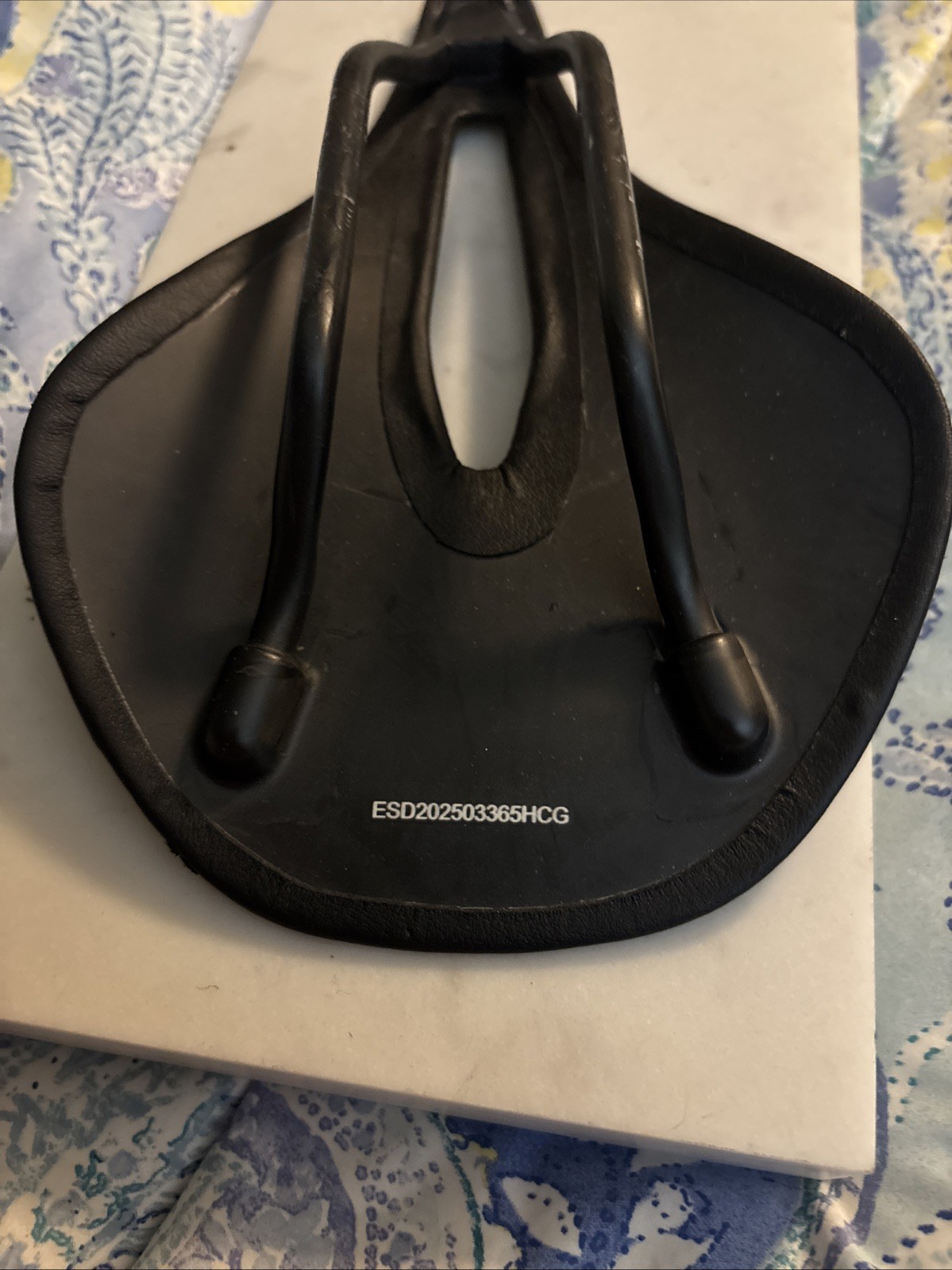 Light Thin Unbranded Saddle