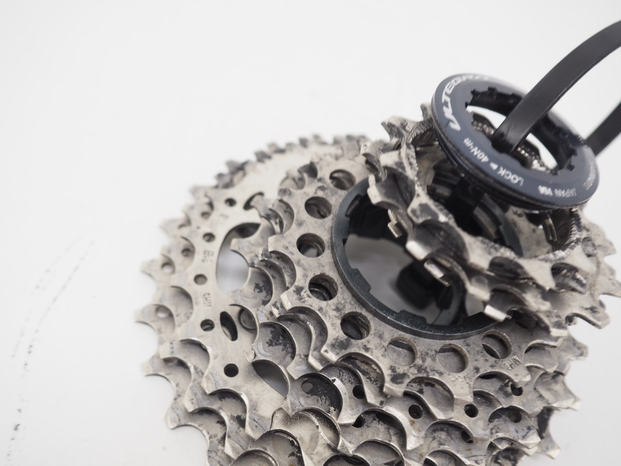 Shimano Ultegra CS-R8000 11-Speed Road Bicycle Cassette 11-25T Silver HG
