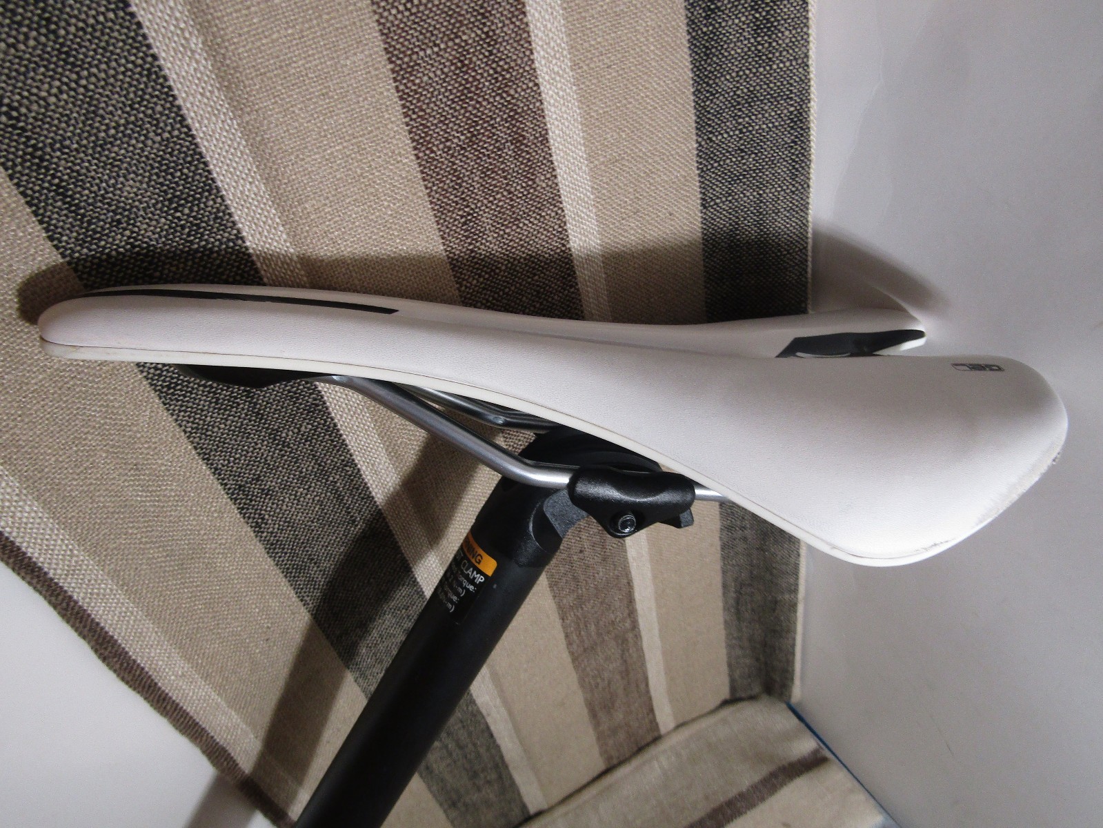 Specialized Toupe Expert 143mm Road Bike Saddle Body Geometry White w/ Post