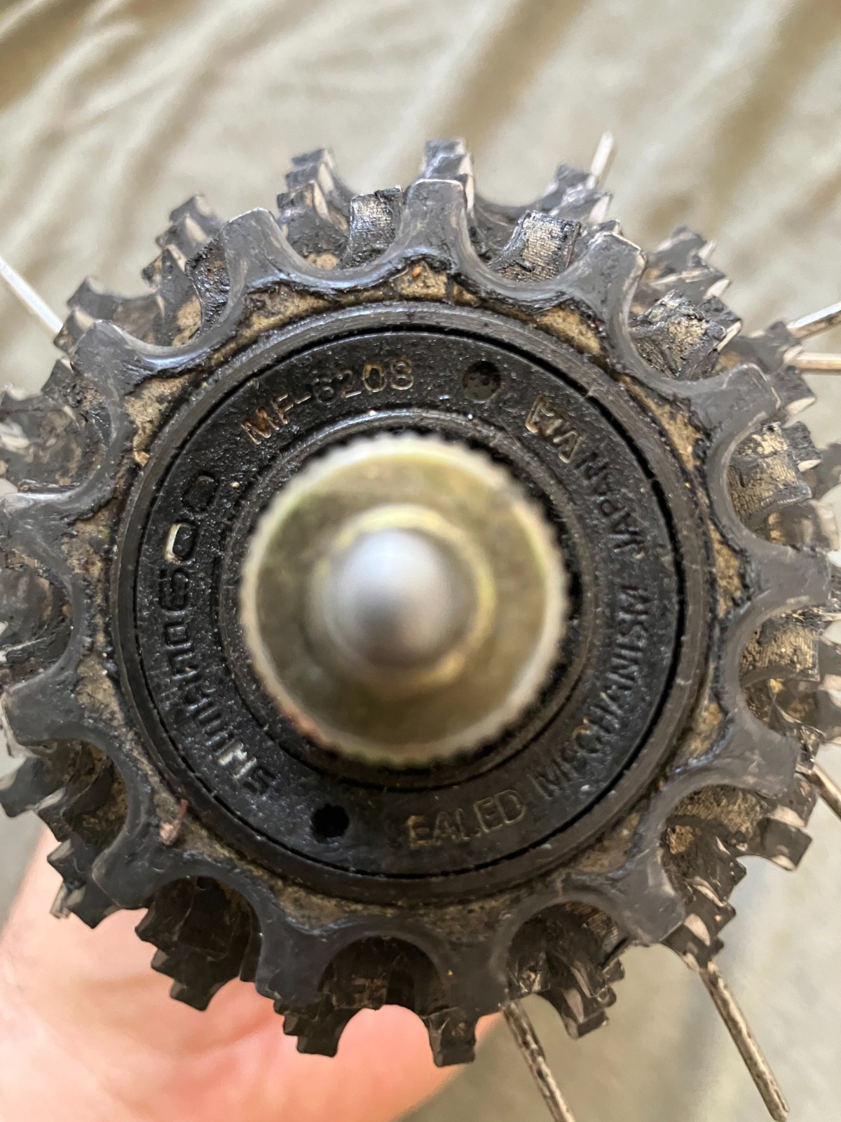Used Shimano 600 HB-6207 Rear Front Hub 32H with Shimano 600 MF-6208 cassette.
