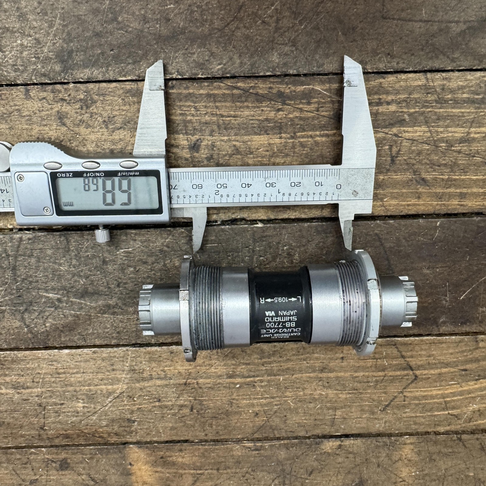 Vintage Shimano Dura-Ace BB-7700 Bottom Bracket 68mm BSA 109.5mm Octalink V1