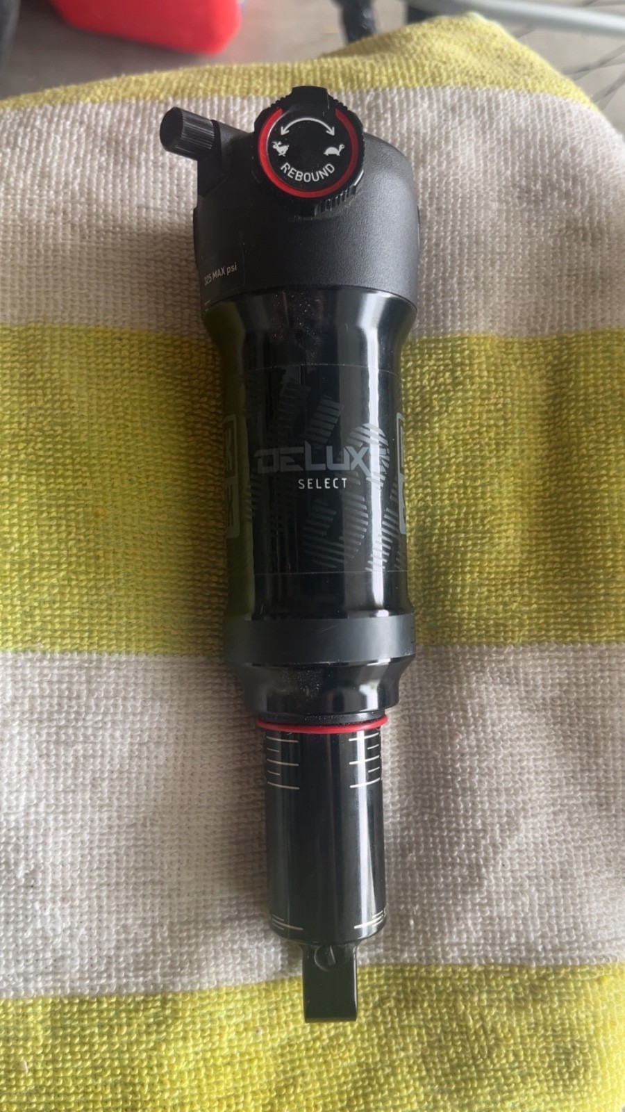 New Rockshox Deluxe Select 185×52.5 Trunniom Mount Rear Shock