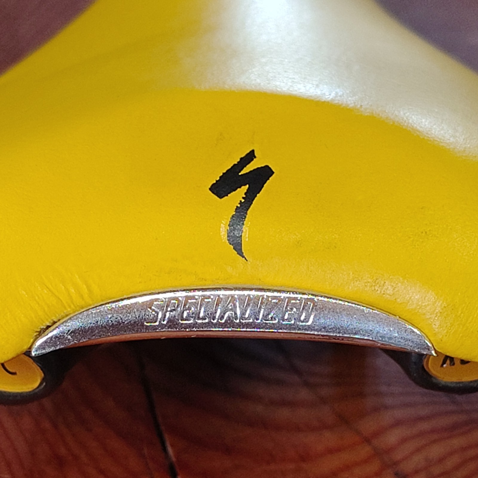 Specialized Revolution Prolong Total Flex Control Saddle Yellow Made in Italy