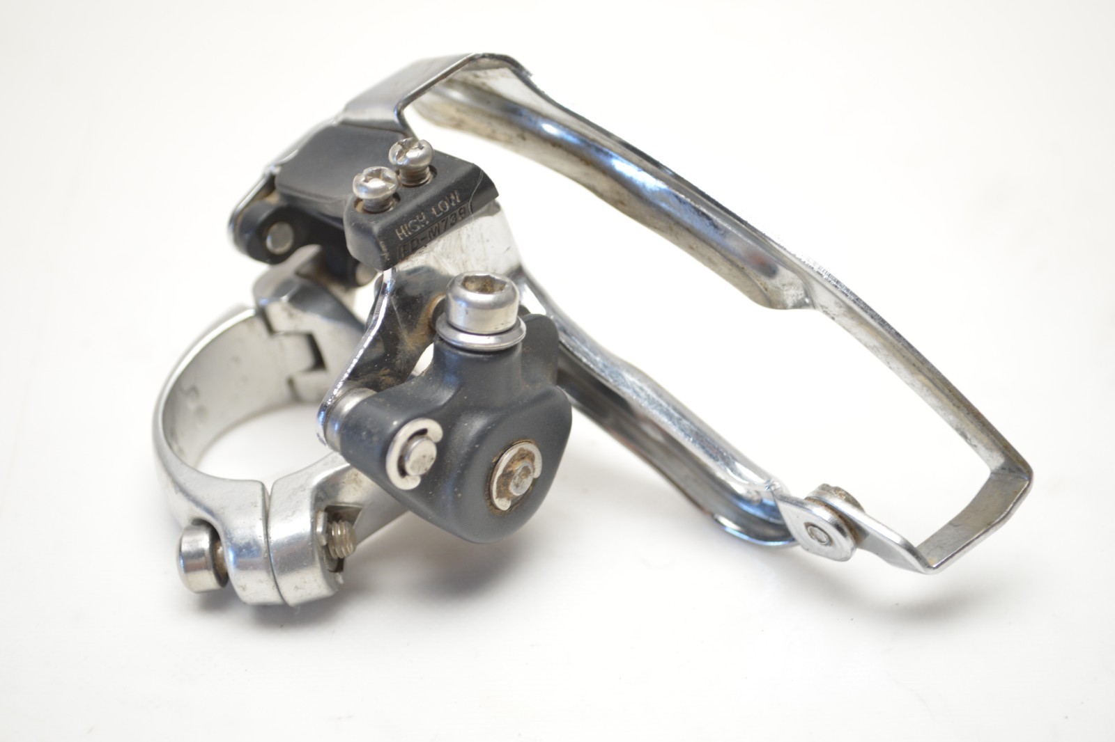 SHIMANO DEORE XT BICYCLE BOTTOM PULL TOP SWING 31.8 MM FRONT DERAILLEUR FD-M739