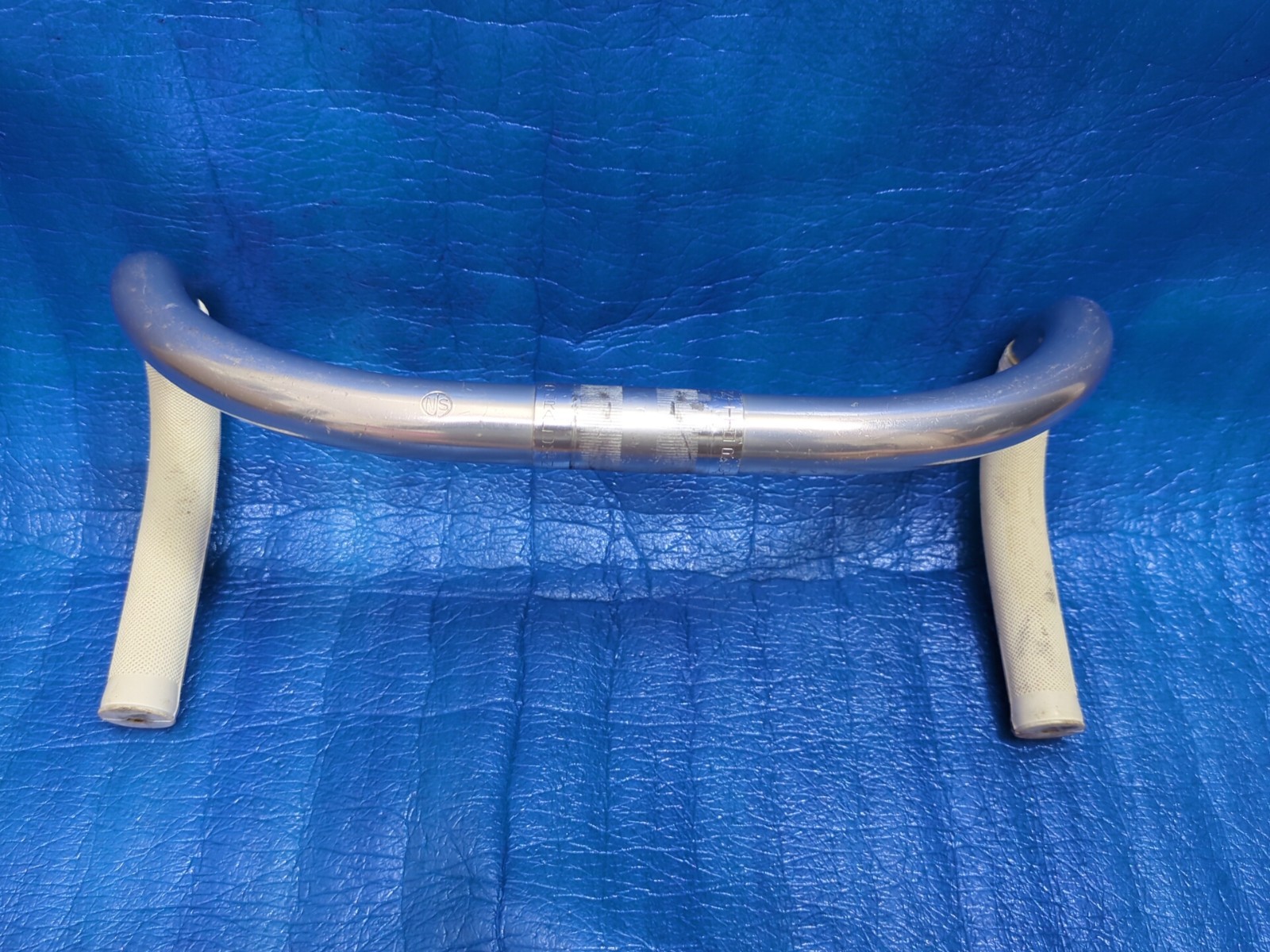 Nitto B125 Aluminium 360mm NJS Keirin Handlebar + Soyo Grips