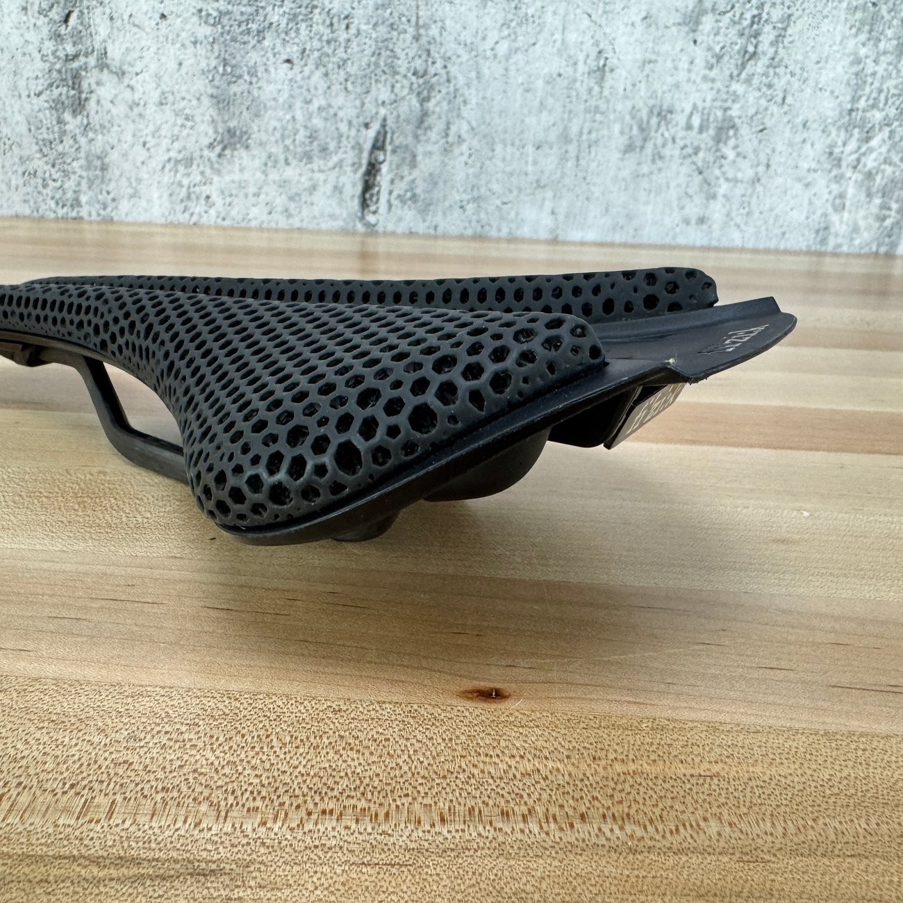 Fizik Antares VS Evo Adaptive 7x9mm Carbon Rails 139mm Bike Saddle 184g
