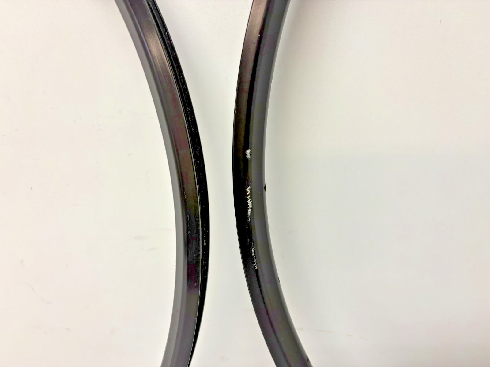 (2) Stan’s No Tubes 32-Hole Black Aluminum 559×21/26″ Mountain Bike Rims GREAT
