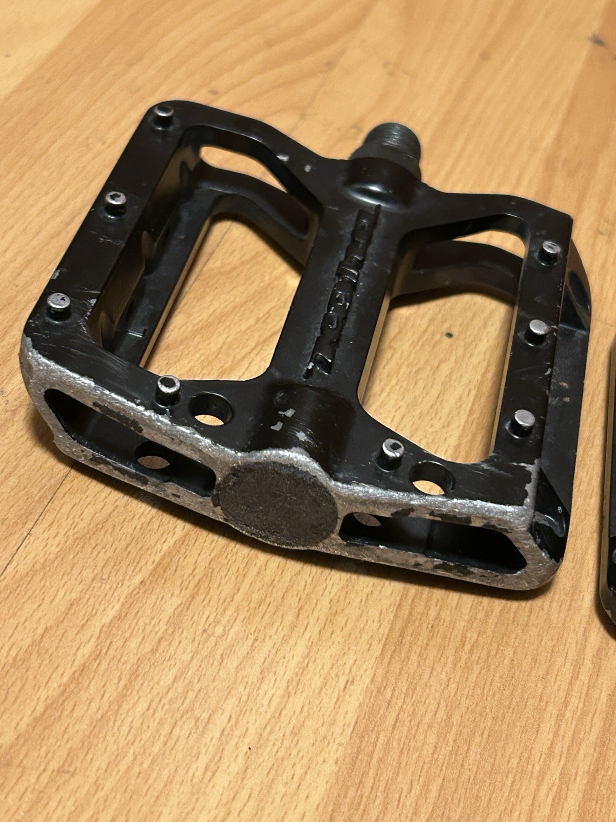 KONA Flat Platform Pedals Alloy Black BMX MTB Jackshit Wah Wah 9/16” CrMo Axle
