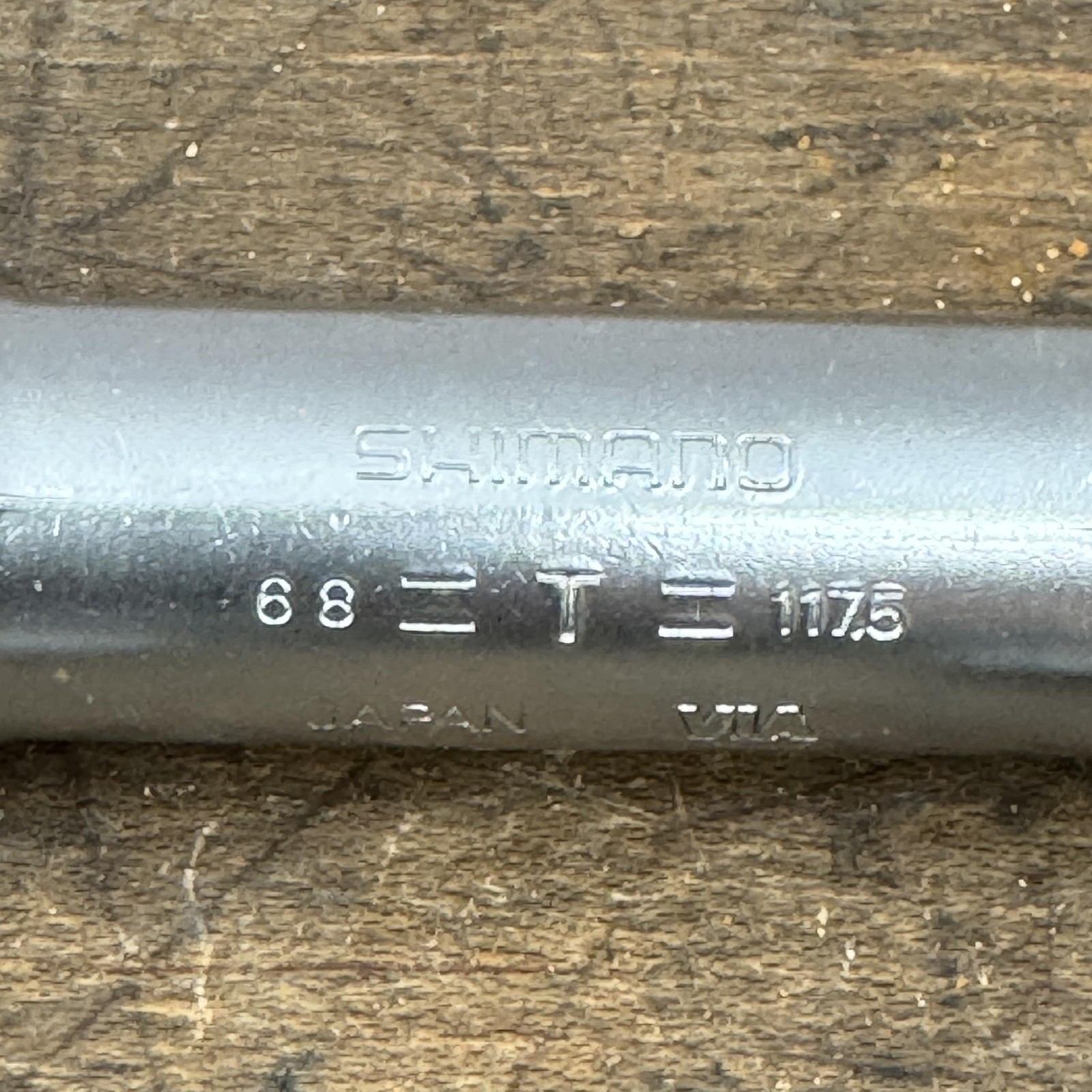 Vintage Shimano Deore Bottom Bracket 68mm 1.37×24 BSA JIS Square Taper Japan