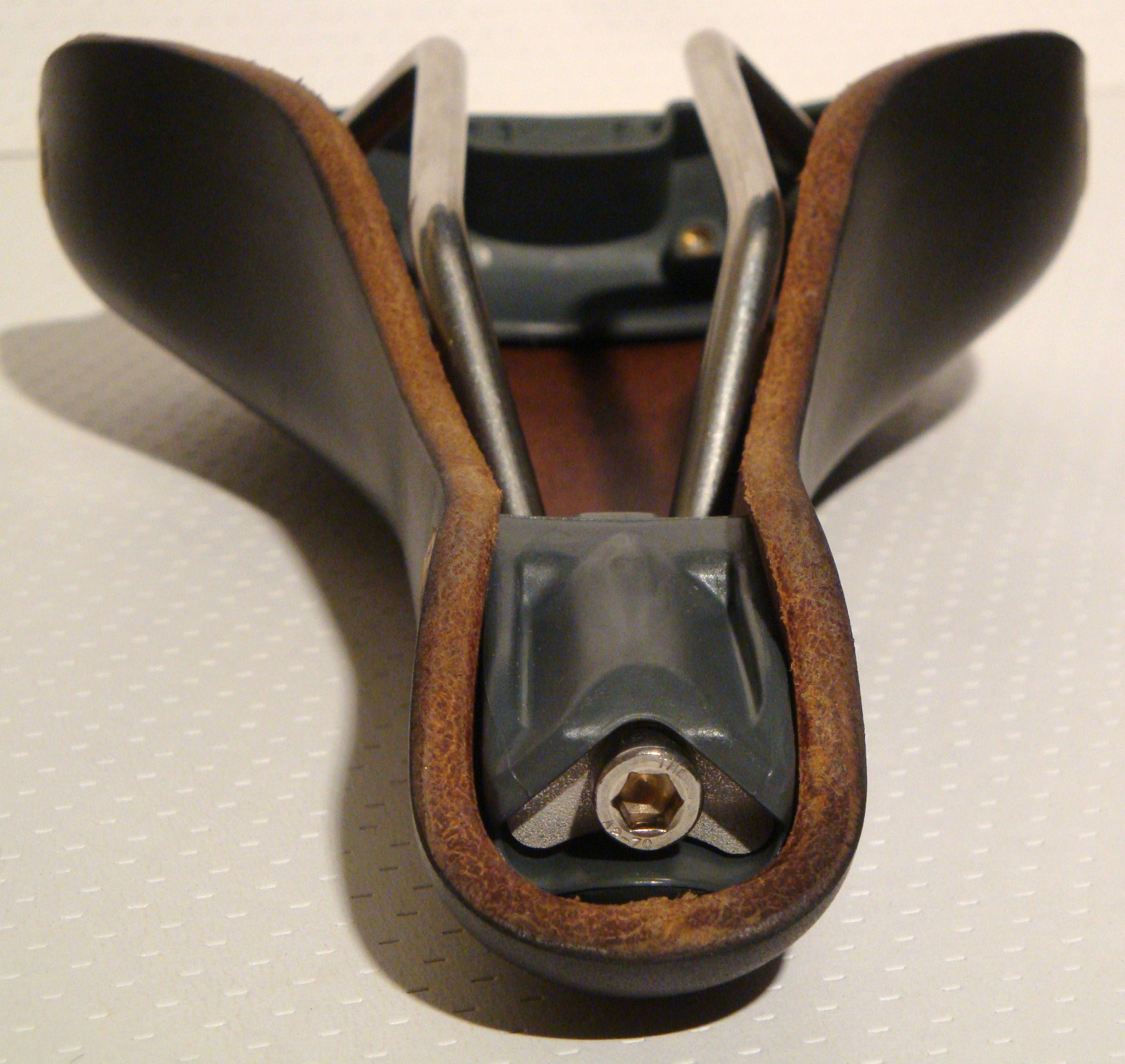 NEW GILLES BERTHOUD SADDLE SEAT MARIE BLANQUE BLACK MADE IN FRANCE IDEALE BROOKS
