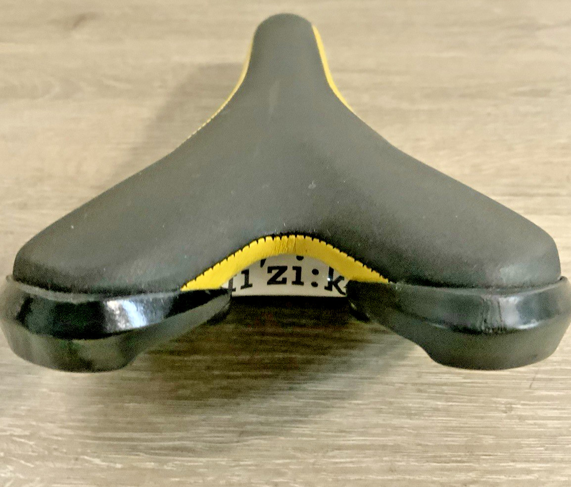 FIZIK PAVE ROAD BIKE SADDLE CHROMOLY STAYS 265 GRAMS 272 MM X 132 MM