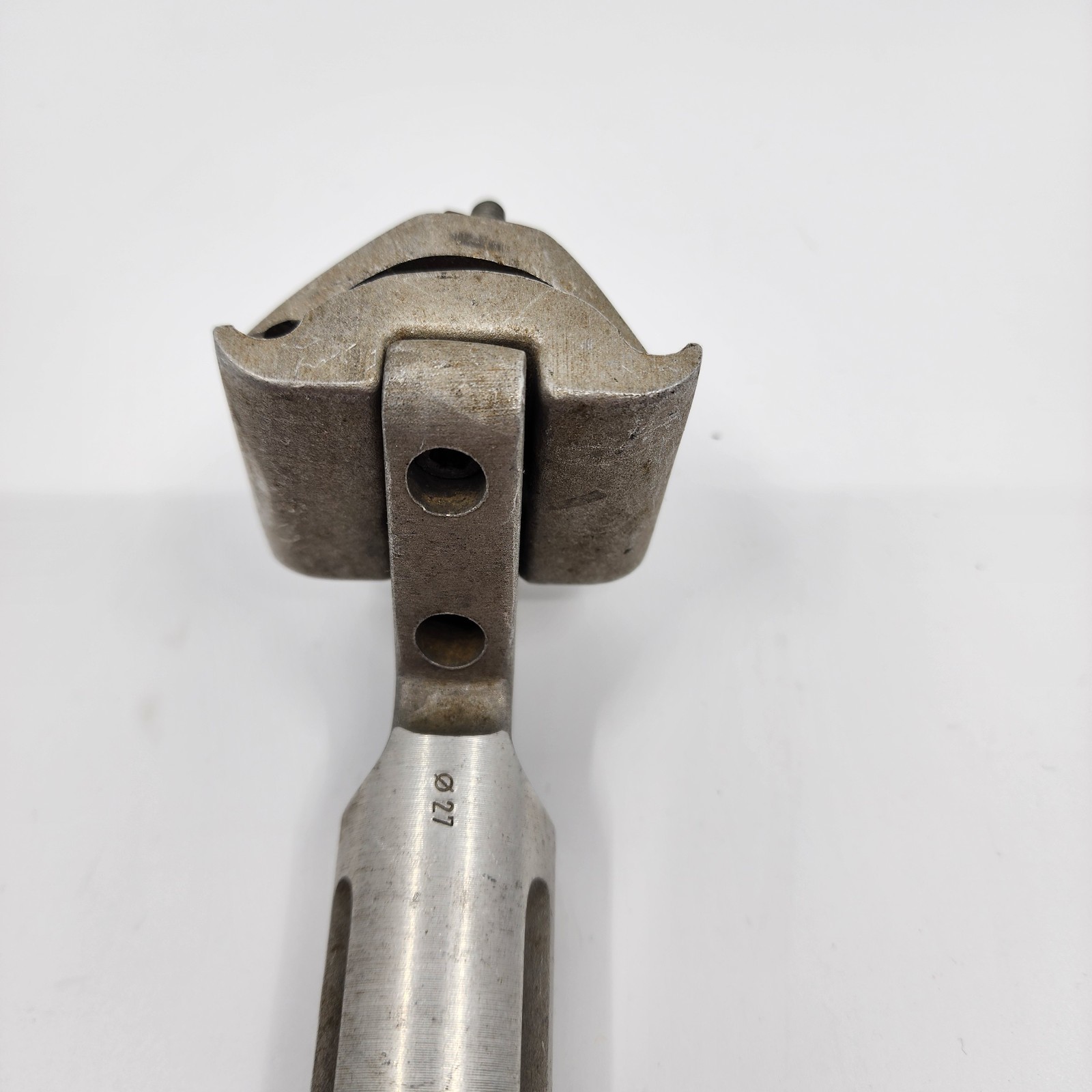 Avocet 27mm Bicycle 30mm Off-Set Adjustable 210mm Fluted Seatpost -Missing bolt