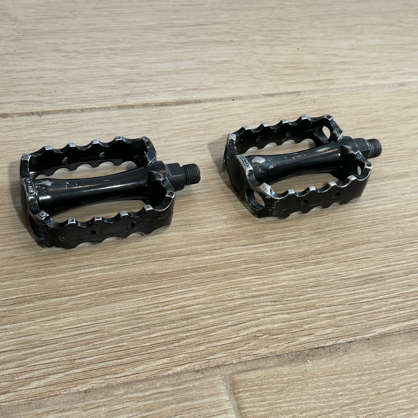 VP-468 K218 Black 9/16in Old Mid School Vintage Pedals