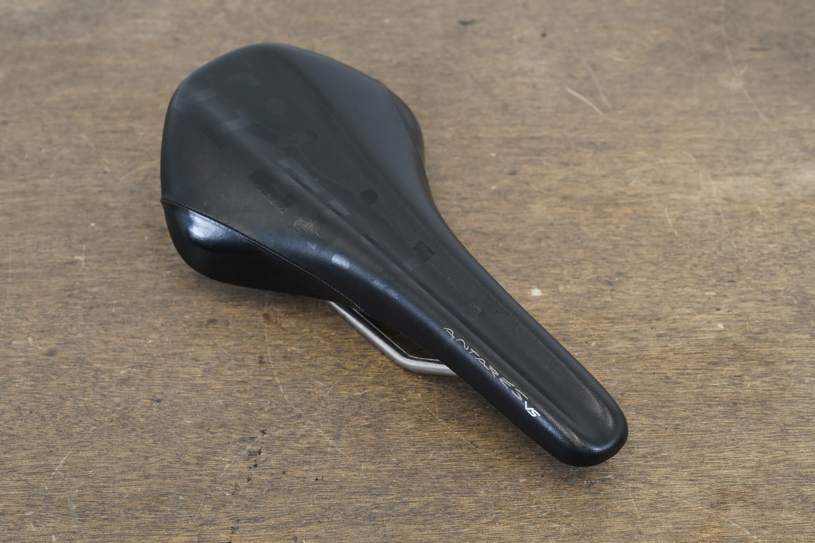 143mm Fizik Antares VS Kium Rail Road Saddle 220g