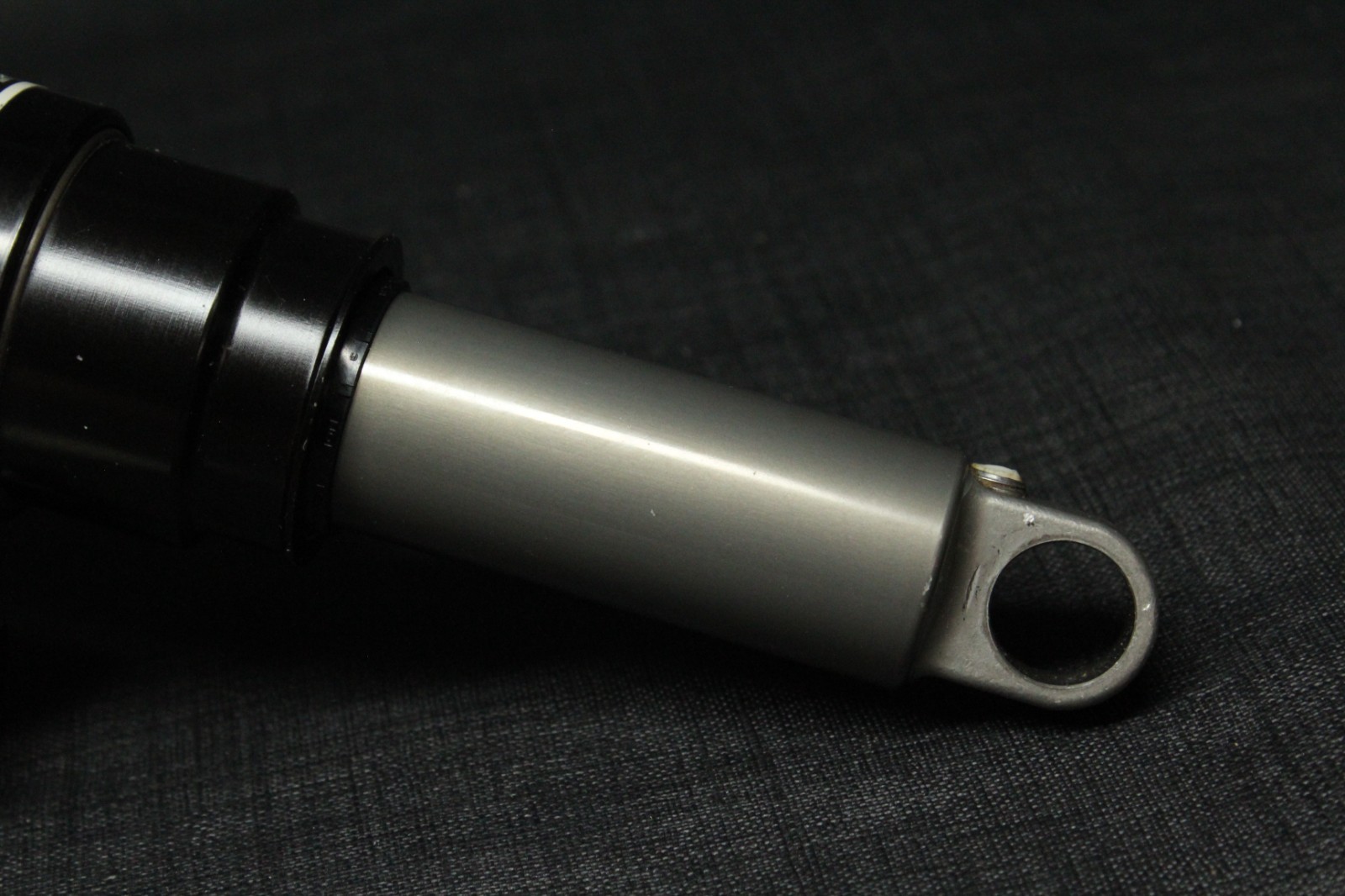 Fox DHX Air 4.0 8.5” X 2.5” MTB Mountaing bike Rear shock. Needs serviced.