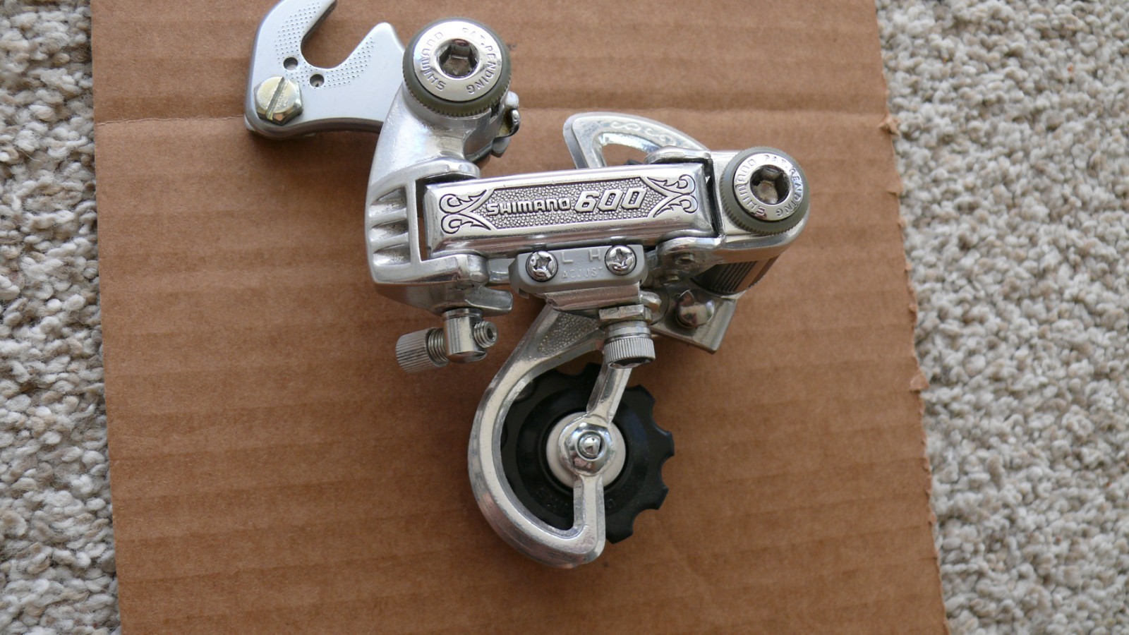 Shimano 600 Rear Arabesque Rear Derailleur NOS