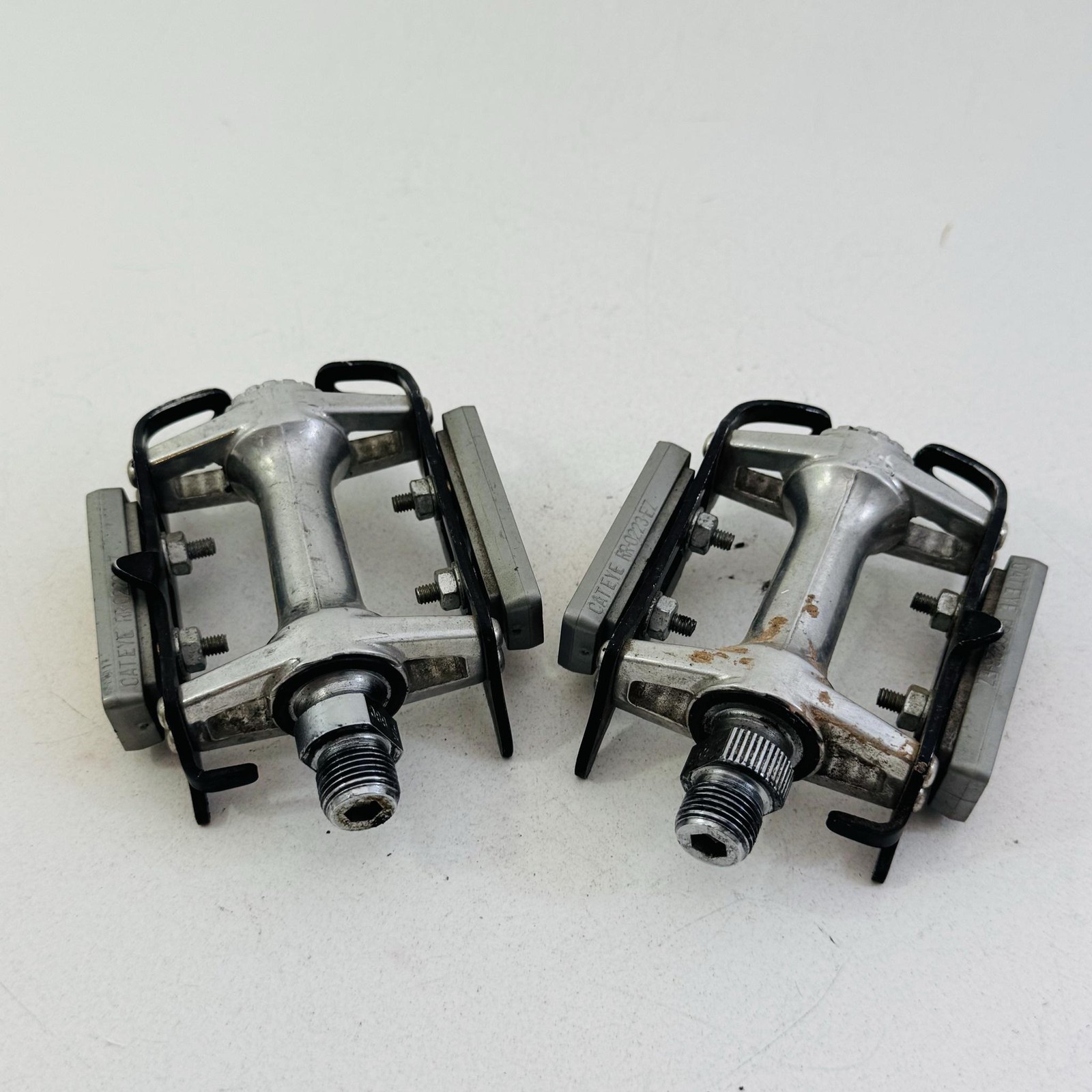 Vintage SR SP-100 Platform Bike Pedals Pair 9/16 In Silver Reflectors Road A05