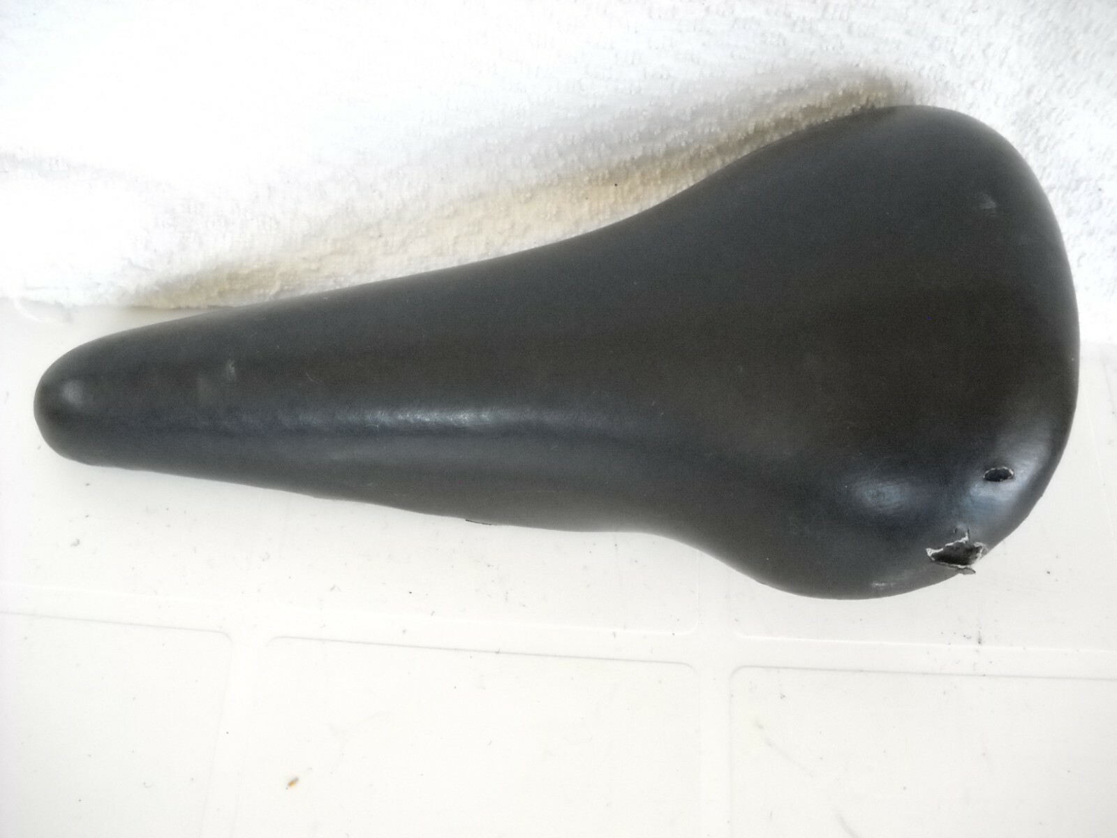 **USED FIXIE/HYBRID/FLATBAR ROAD RACING BIKE SADDLE 27.5cm x 14cm WT 350g**